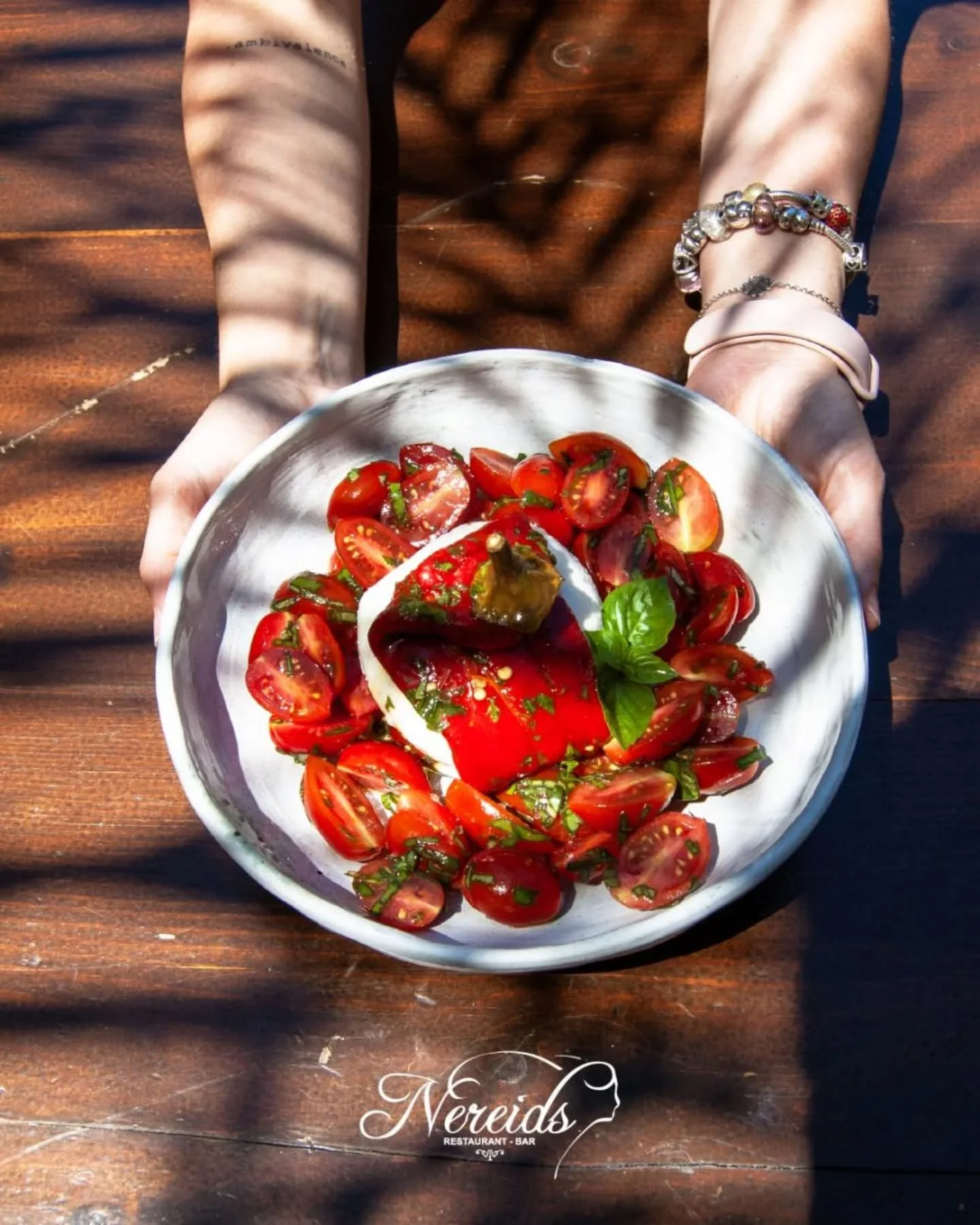 &bull;𝐎𝐮𝐫 𝐦𝐨𝐳𝐳𝐚𝐫𝐞𝐥𝐥𝐚 𝐬𝐚𝐥𝐚𝐝&bull;
🍅 Fresh, vibrant, and full of summer flavors! 

Mozzarella, marinated cherry tomatoes, grilled red pepper &amp; basil oil.

The perfect start to any meal. 

📍Paleokastritsa, Corfu
Reservations⤵️ ht