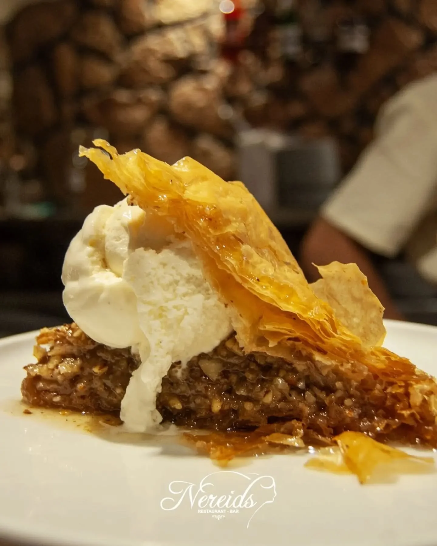 Baklava, but make it extra indulgent. 🤤

📍Paleokastritsa, Corfu
Reservations⤵️ https://nereids.restaurant/reservations

#nereidsrestaurantandbar #nereidscorfu #desserts #traditionaldessert #gardenrestaurant