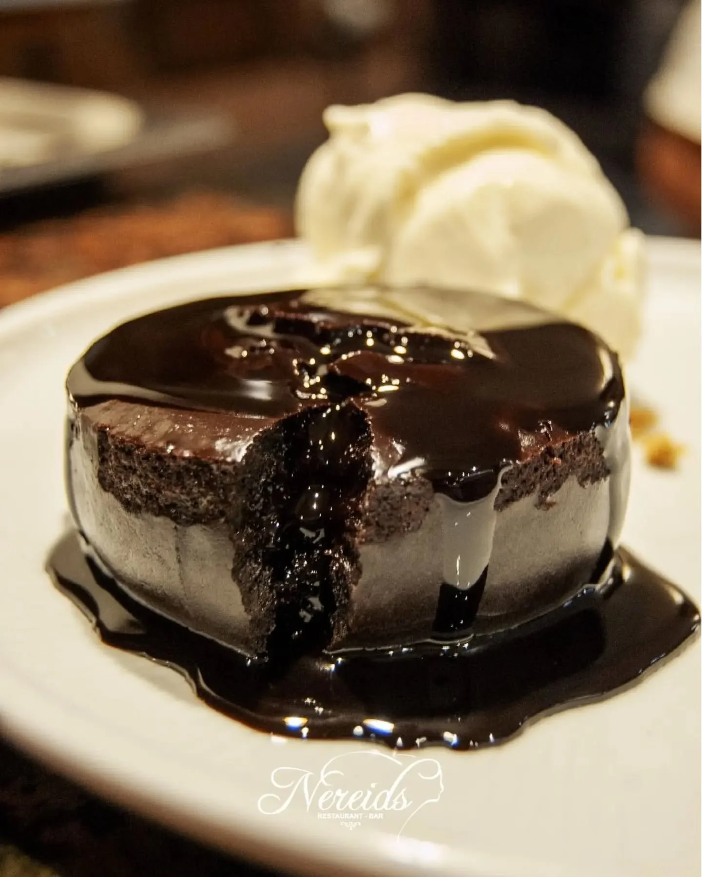 🍂 October nights call for something warm, rich &amp; irresistible.
Our Chocolate Lava Cake, served with a scoop of creamy ice-cream. 🤎
Treat yourself tonight!

📍Paleokastritsa, Corfu
Reservations⤵️ https://nereids.restaurant/reservations

#nereids