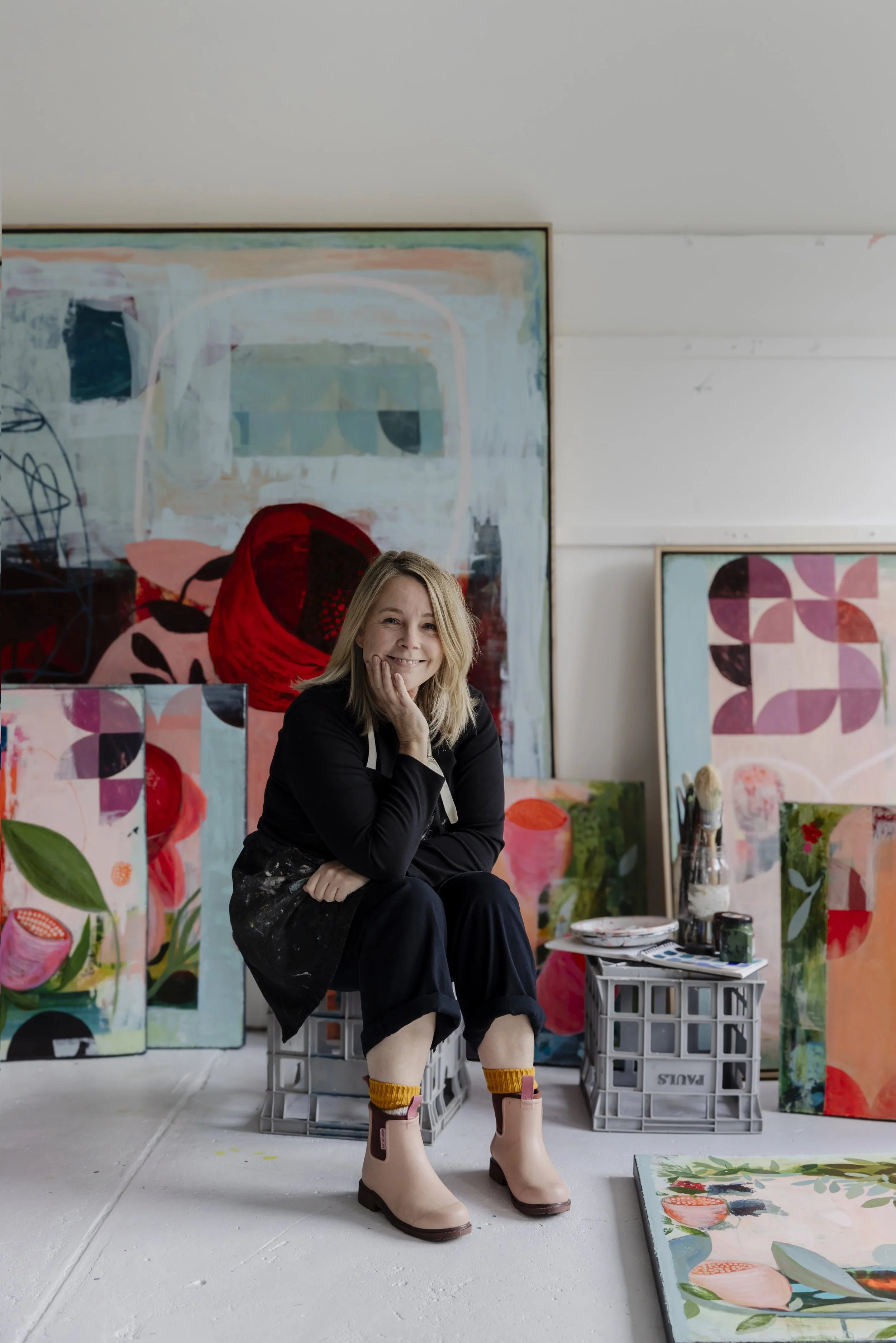 GallerySwan_AmandaKetterer_ArtistStudioShot_1.jpg