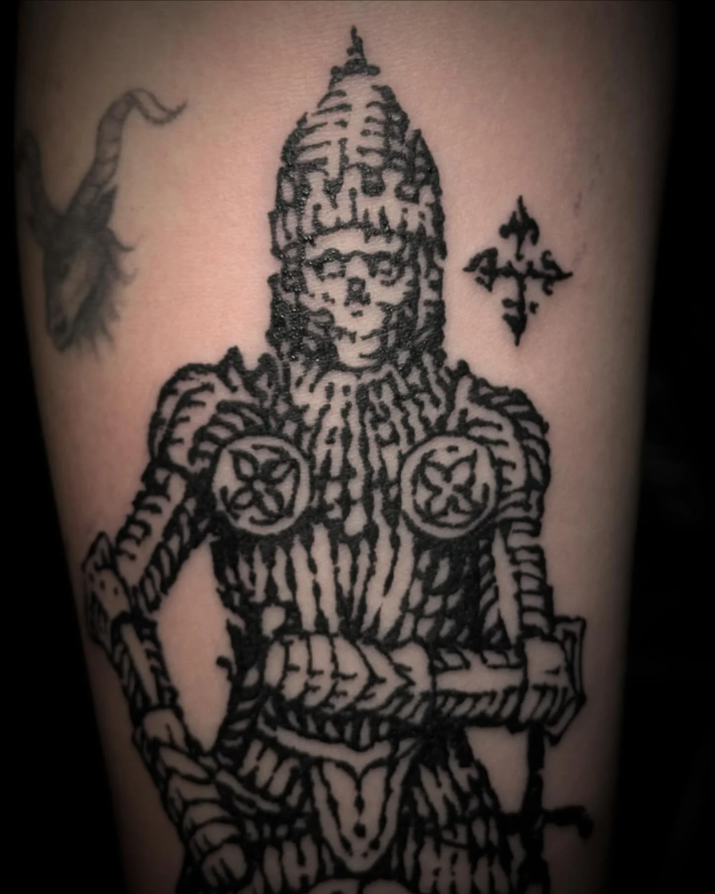 Another Lord at Rest. Thanks for the trust my dude! 🖤😁always happy to tattoo these!
.
#tattoo #tattoos #tattooart #tattooartist #tattooartists #blackwork #blackworkers #engraving #engravingtattoo #engravings #woodengraving #engraverstattoo #woodblo
