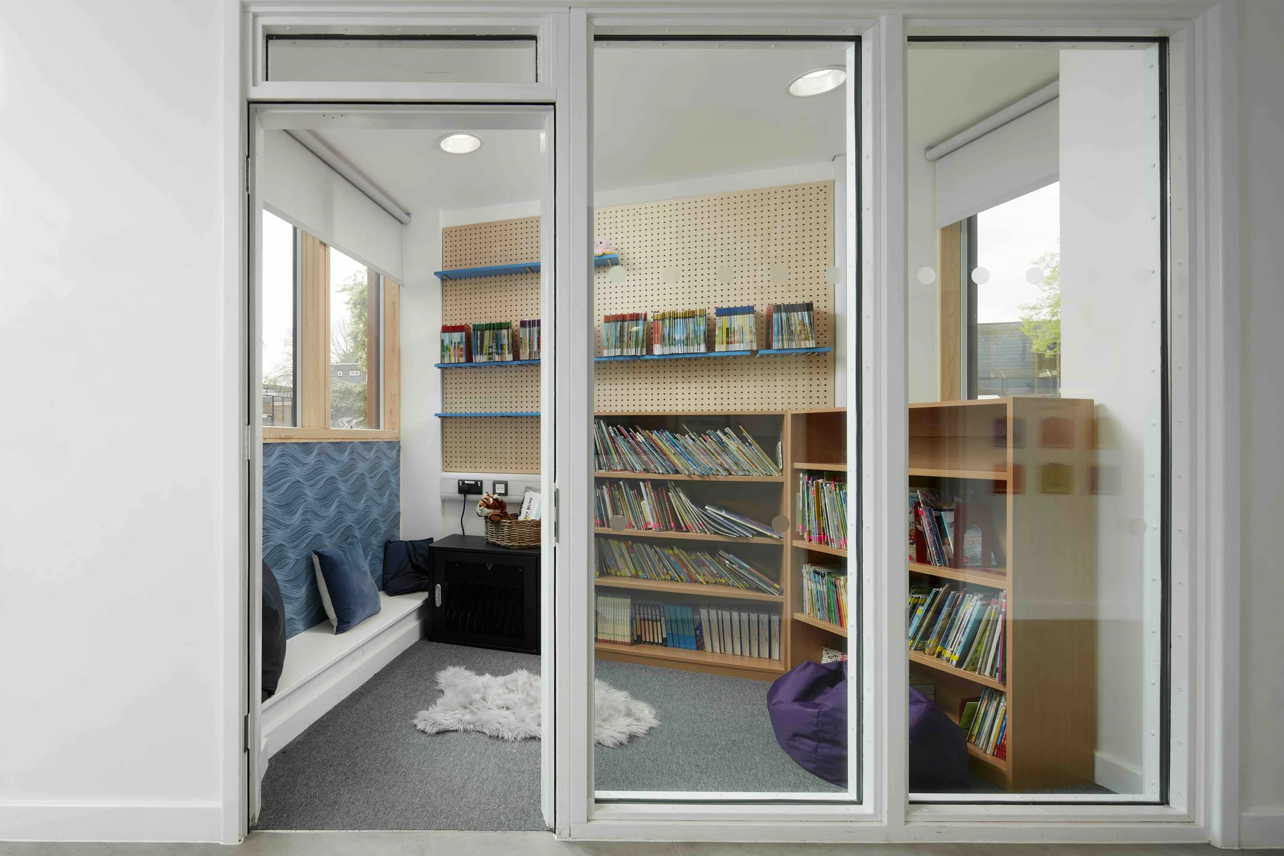 one-to-one teaching/meeting spaces