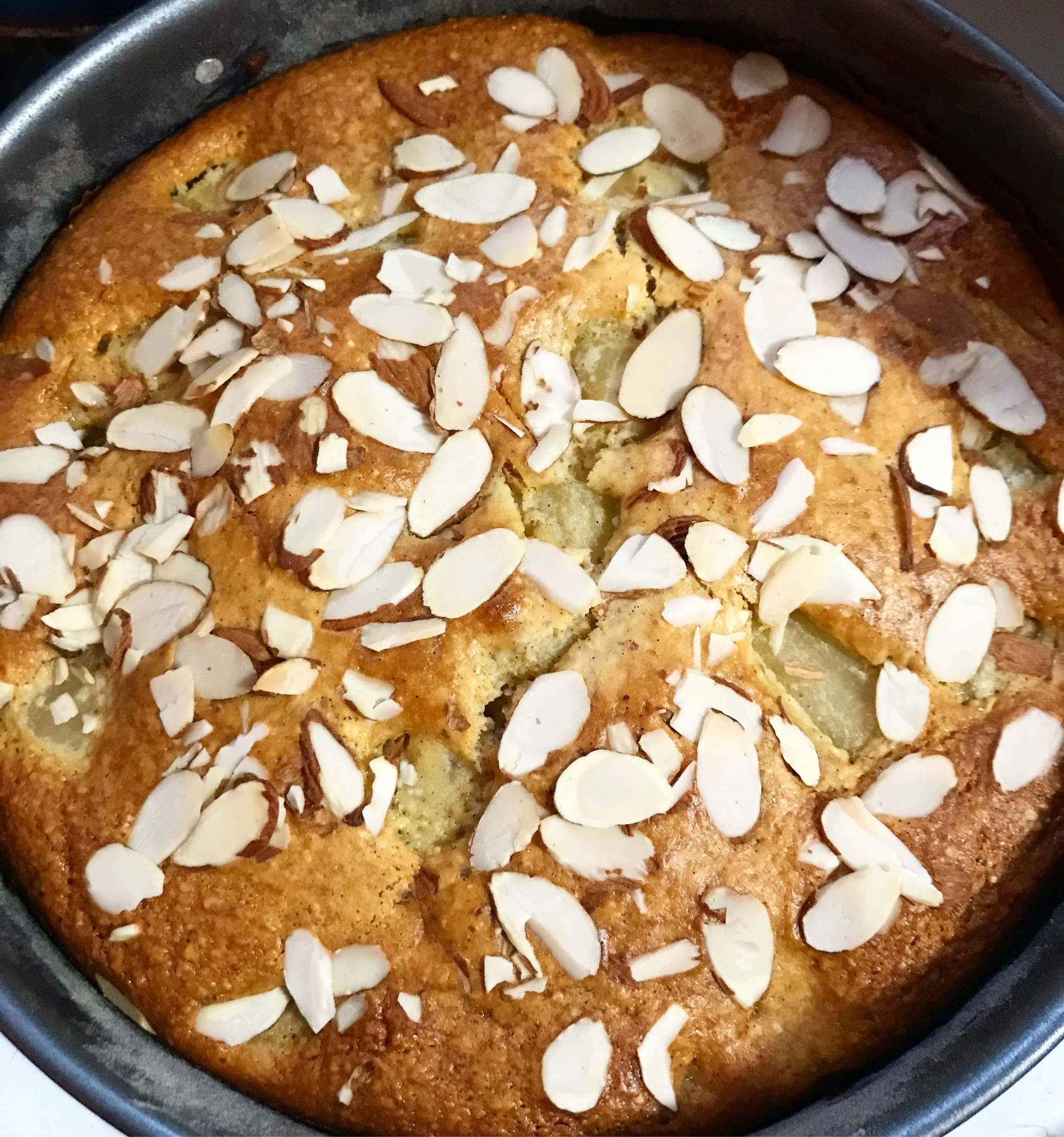 Torta di Pere with almonds
