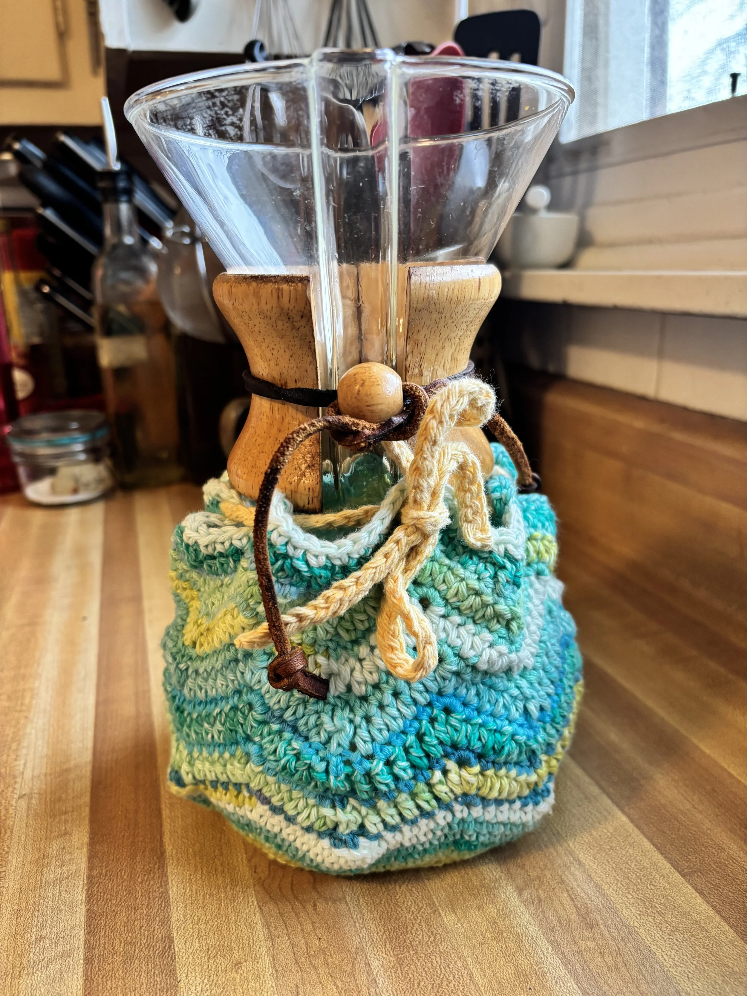 Chemex Cozy version 2, 2024, original pattern crocheted in cotton.