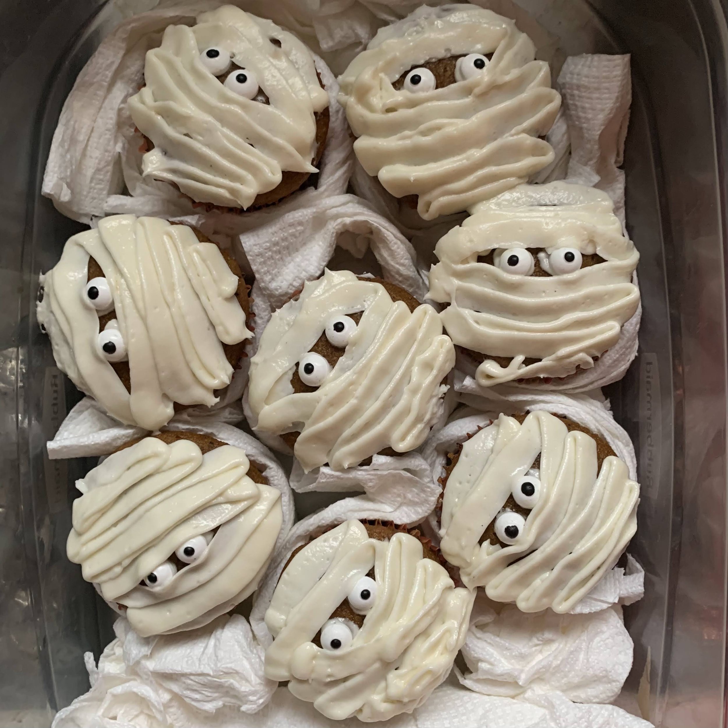 Mummy Pumpkin Cupcakes with cream cheese frosting & candy eyes