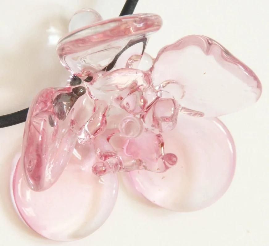Orchid (pendant), 2007, borosilicate glass fumed with gold