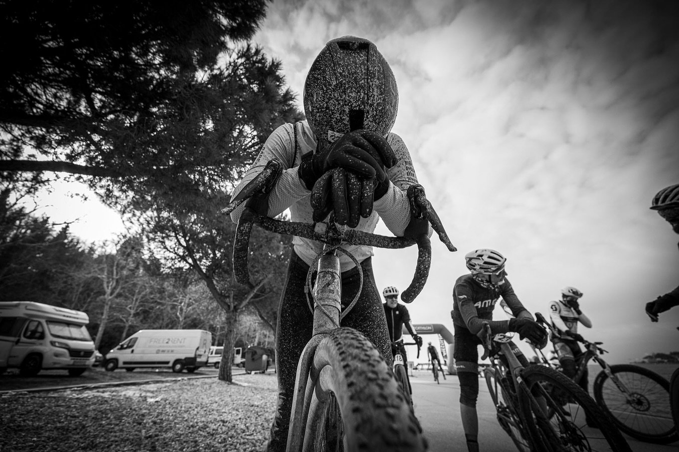 3. Parenzana Gravel race B&W edition 😎🤩🤙🤙
#photographer #photography #photooftheday #nikon #nikoncreators #fotografija #slovenia #istria #piran #kolesarjenje #castellislovenia #redbull #sport #kolesarjenje