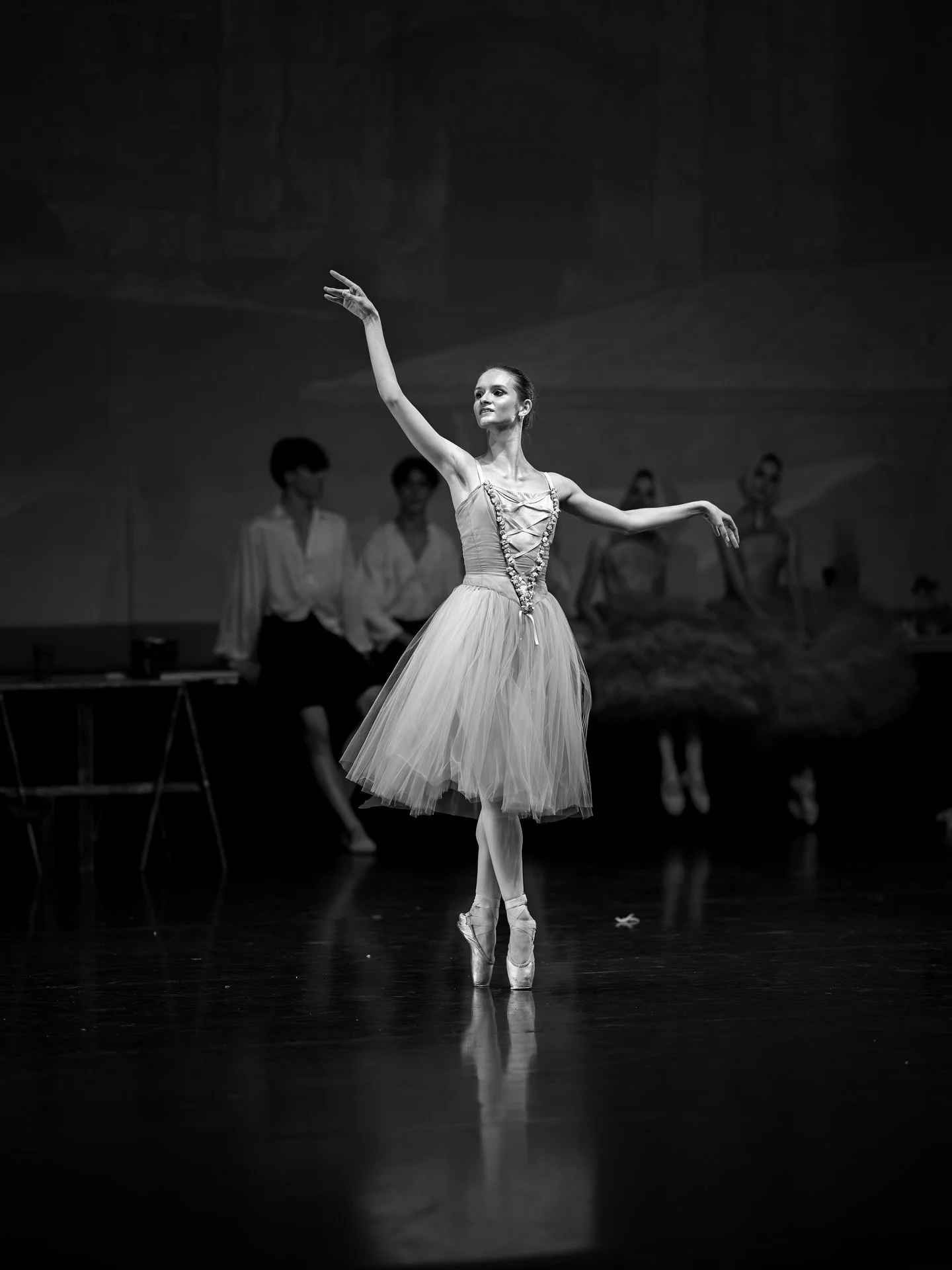 NAVIHANKA / LA FILLE MAL GARDÉE 🩰💃
04.08.
Amfiteater Avditorija Portorož
Glasba: Ferdinand Hérold.
Koreografija: @theoaleks & @rodetomaz_2603
Scena in luč: @sandi._.walker
Baletna mojstra: Anton Bogov @dabog13 , Matjaž Marin.