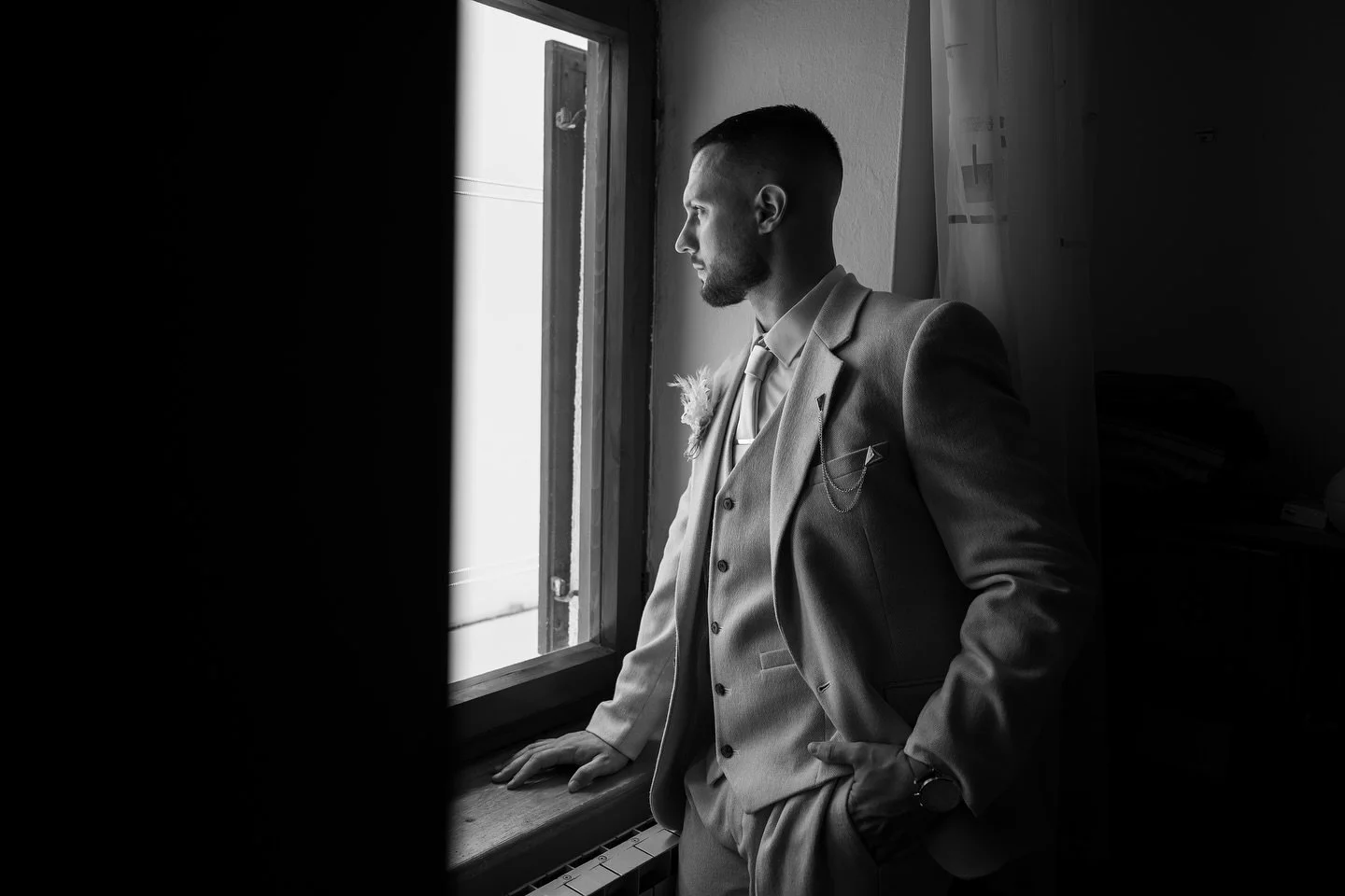 “Capturing the anticipation and excitement as the groom prepped for his big day in Koper 📸💍✨ So grateful to be a part of this unforgettable moment as a second shooter (thnx Mateja) documenting all the raw emotions and special details. 💫👰🤵?