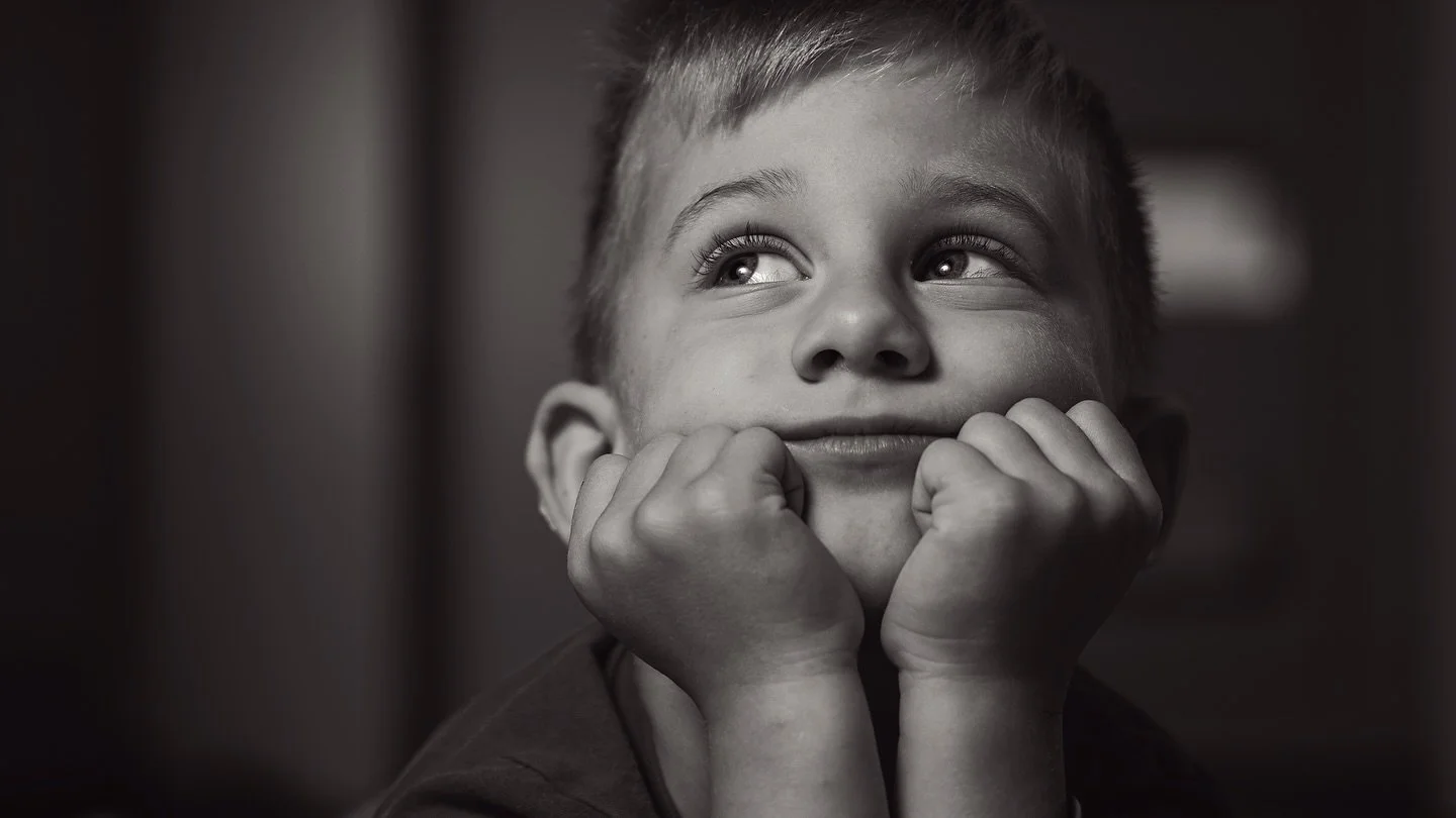 “The best thing about a picture is that it never changes, even when the people in it do.” – Andy Warhol”
My little boy, 🖤🥰
#BlackAndWhitePortrait #TimelessPhotography #ChildhoodMagic #MonochromeMood #LittleOneCaptured #Fi