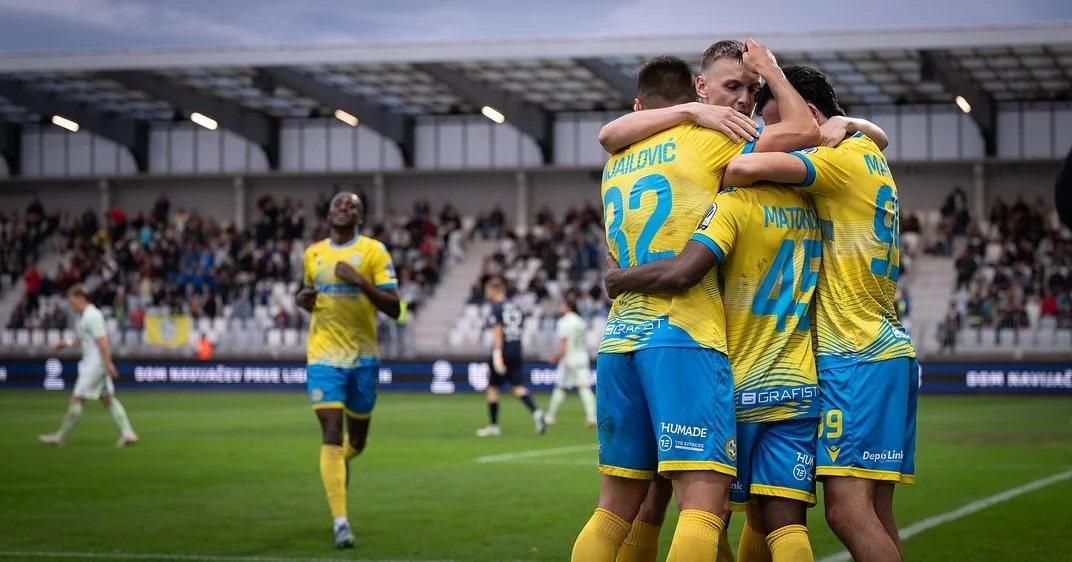 📸 Matchday Moments | FC Koper vs NK Olimpija
What a night at the stadium! Intense energy, electric crowd, and pure passion on the pitch. Koper came out on top with a well-deserved win 💛💙 

#prvaliga #prvaligatelemach #fckoper #nkolimpija #nogomet 