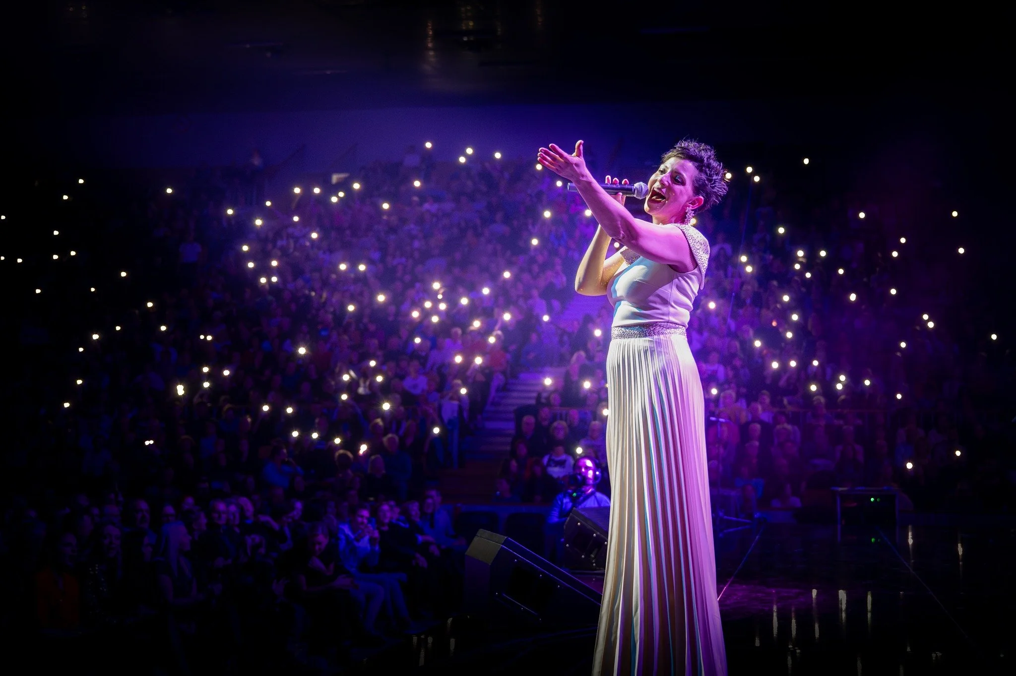 Čustva, objektiv, Tanja.. nepozabno?... Ja pa valda! 📸✨

Hvala @tanjazagar, @miki.sarac &amp; ostali. 🙏

@denea.si @sport_ljubljana 

#fotografija #koncertnafotografija #portretnafotografija #koncert #vživo #glasba #portret #ustvarjam #slovenija #s