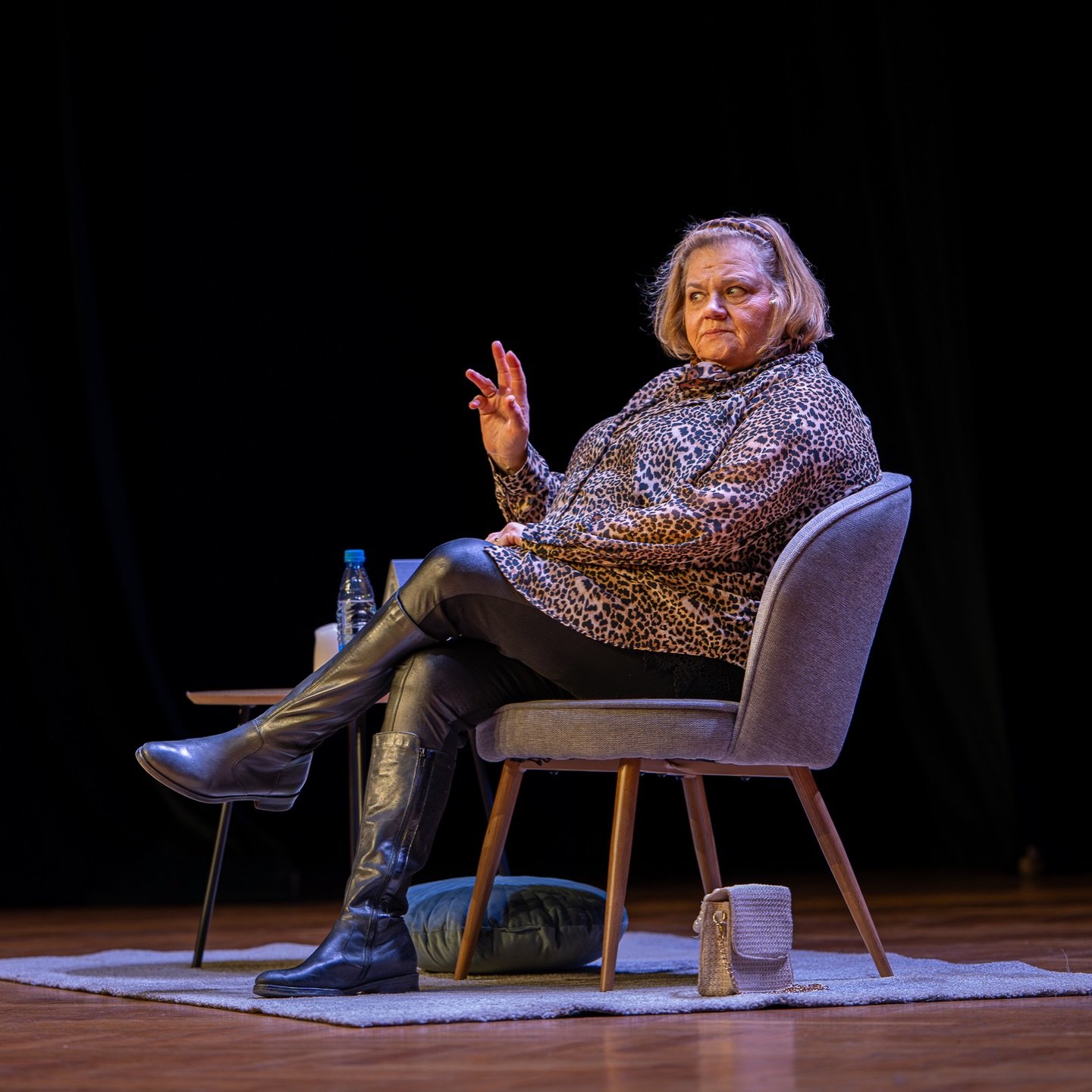 🎭✨ Ženske brez filtra v Avditoriju Portorož &ndash; ostra, iskrena in noro zabavna komedija, ki brez zadržkov govori o odnosih, življenju in vsem, kar običajno ostane neizrečeno. 

Občinstvo v smehu, energija na odru pa nalezljiva. 📸🔥

#ženskebrez