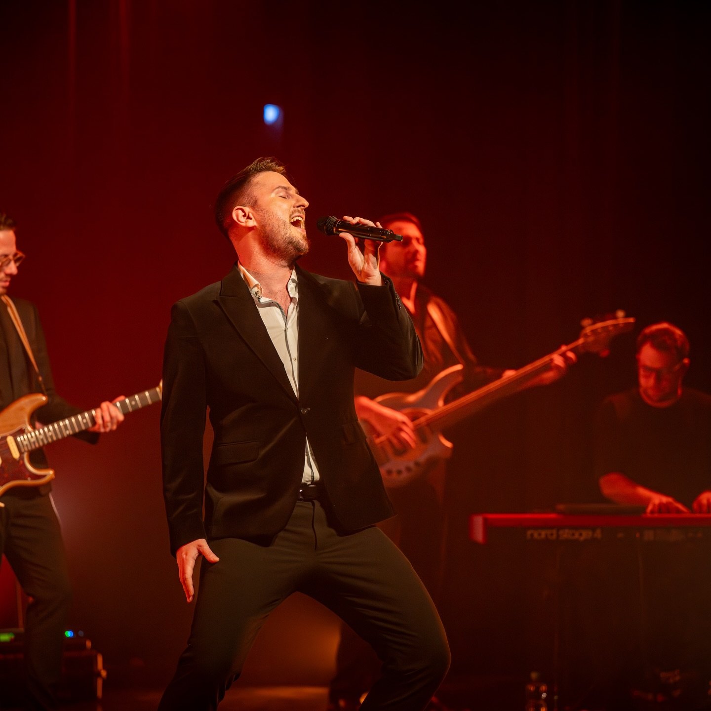 Behind the lens at Gregor Ravnik&rsquo;s concert in Postojna 📸🎶

@denea.si @ravnikgregor
 
#glasba #fotograf #koncert #fotografija #live