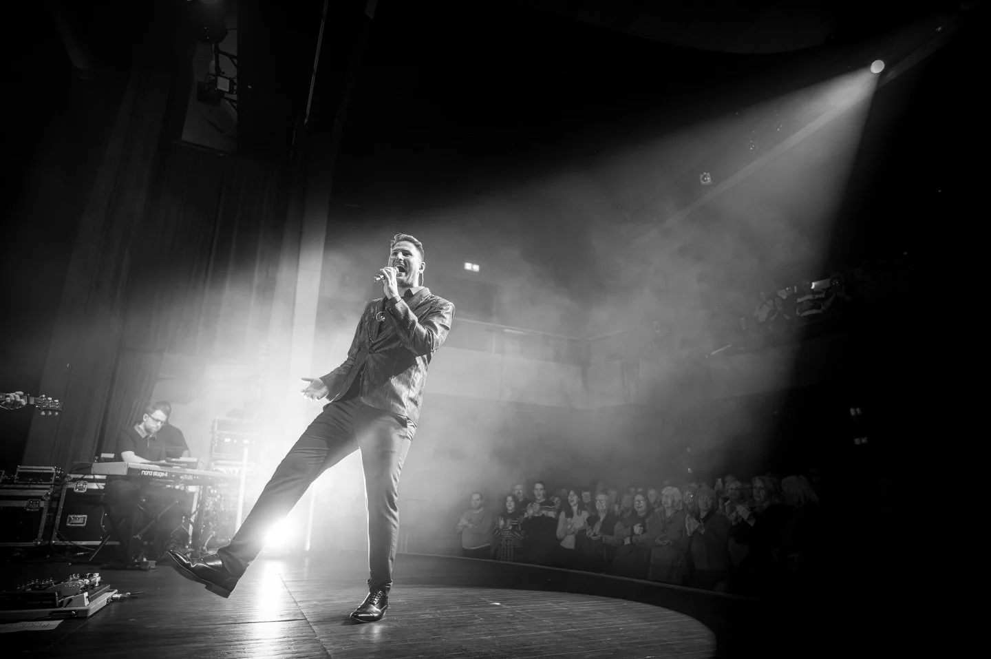 🖤 &ldquo;Color is descriptive. Black and white is interpretive.&rdquo; &mdash; Elliott Erwitt 🎶

Just as music strips away silence to reveal rhythm, B&amp;W photography removes colour to reveal soul &mdash; the expressions, the breath before the ch