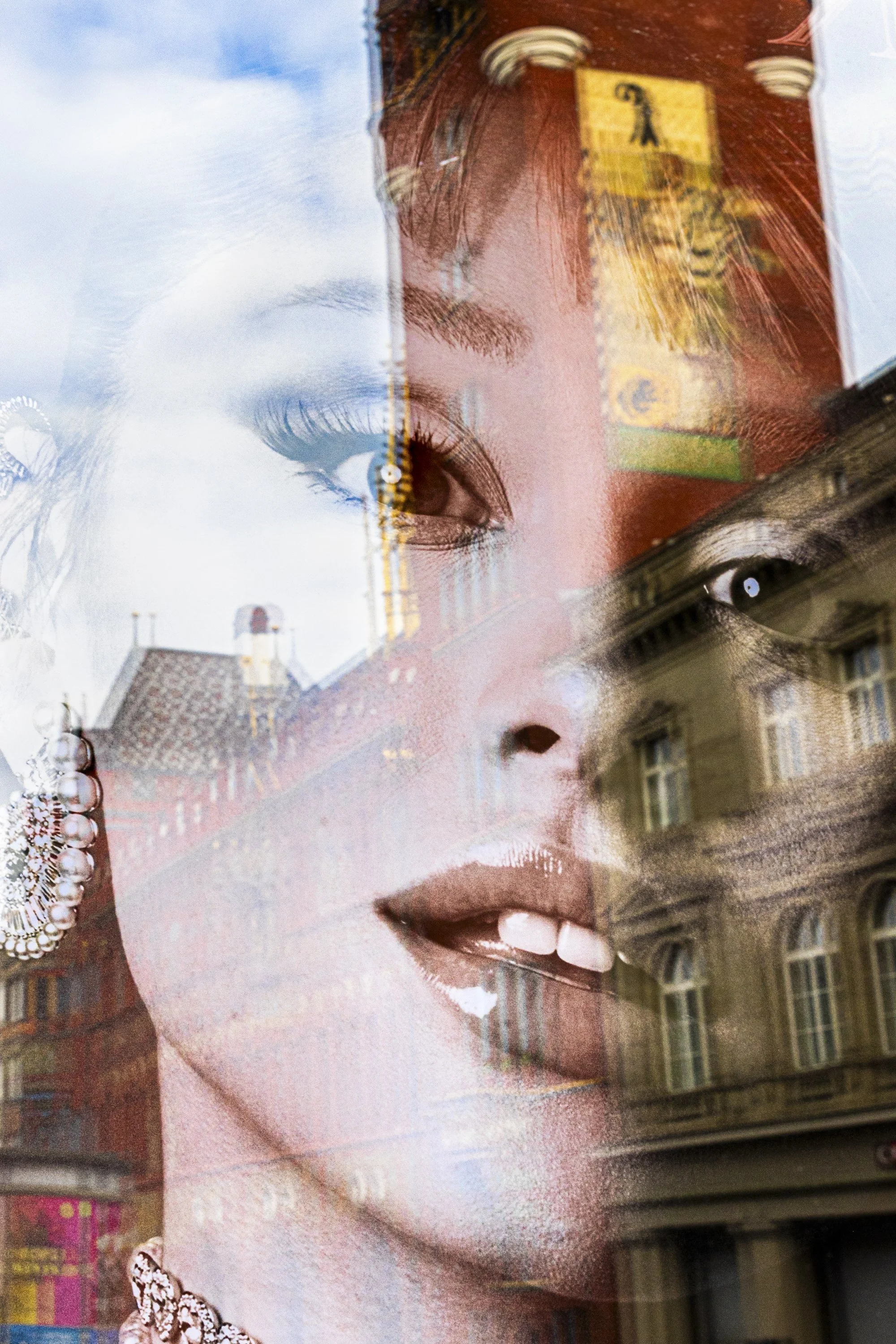 SILVIA ELZ-WILPER - City Hall Color - 550CHF