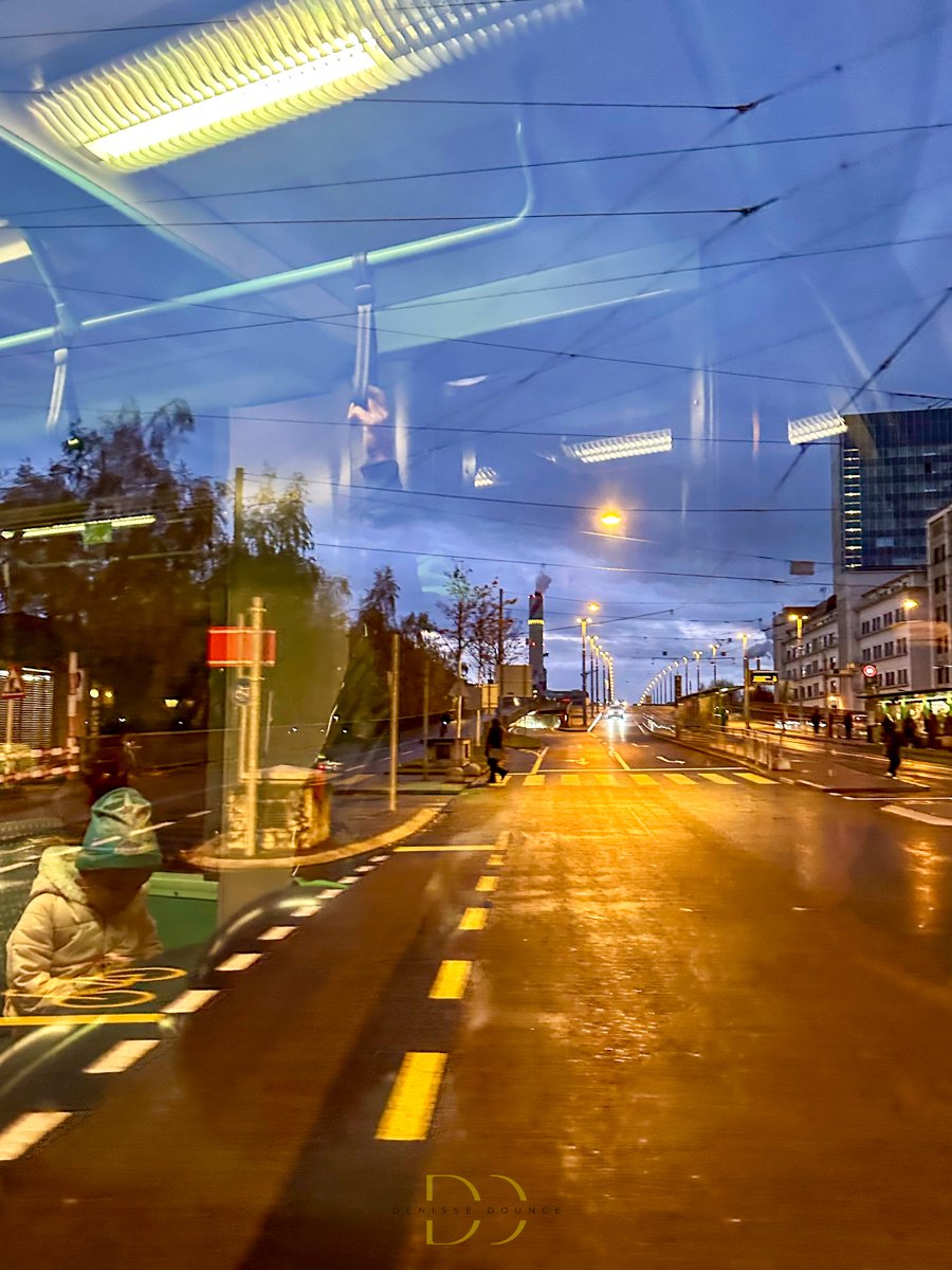 Dounce_Denisse_tram2.jpg