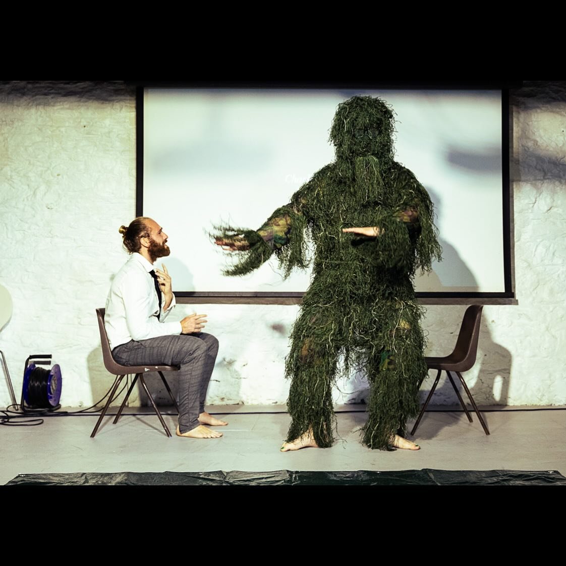 Rhizome Tears is a live art performance that explores a personal relationship between mental health, the city and nature. Seeking to tap into a deeply felt anger, frustration and sadness of concrete jungles, materialism and late-stage capitalism, and
