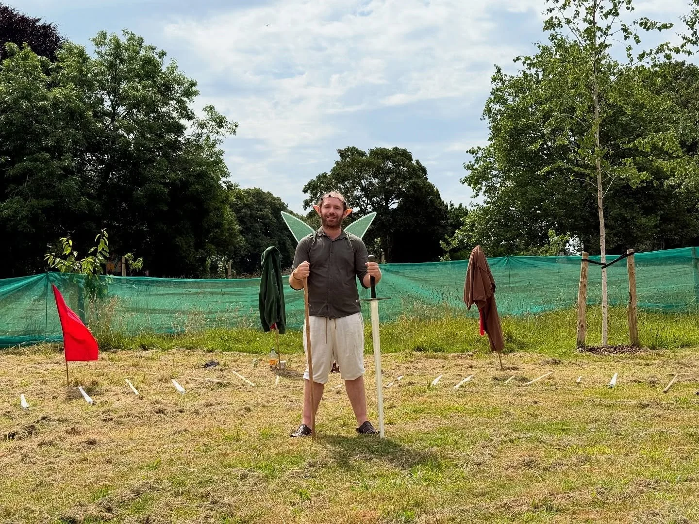 Last weekend we were at @soapbox_childrens_theatre Spellbound Festival ! 

I was Fingal Finn an Elven Sword and Staff Master 🪾🧙&zwj;♂️🗡️

In our sessions, young people learnt each part of a sword, how to put one together, enchant it  and name it. 