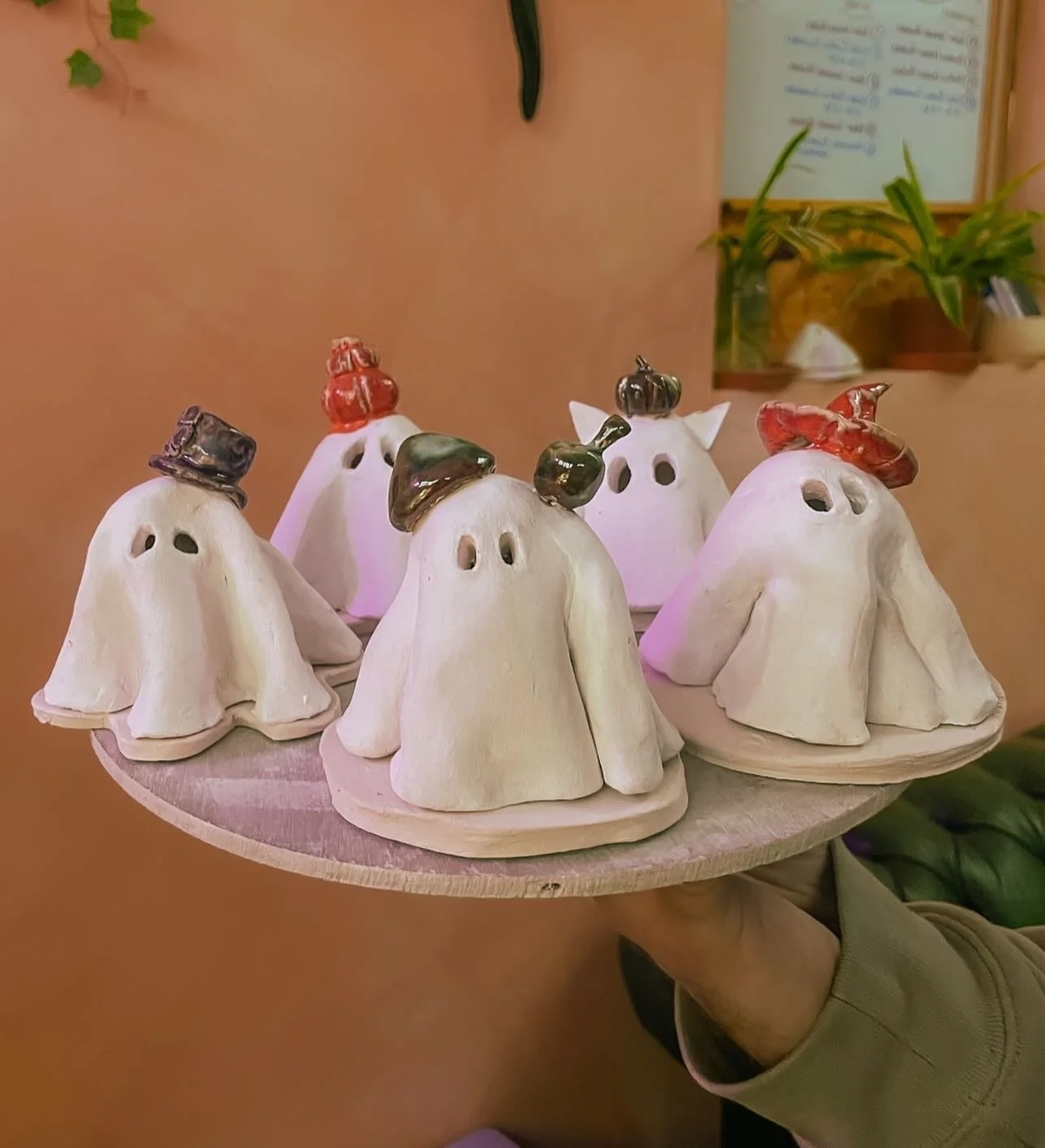 Sad to say that&rsquo;s a wrap on Halloween workshops for this year 😭 thank you to everyone who came to spend some spooky relaxing evenings with me 👻🍁

I introduced bat incense holders for intermediate levels this time 🦇 which they all turned out