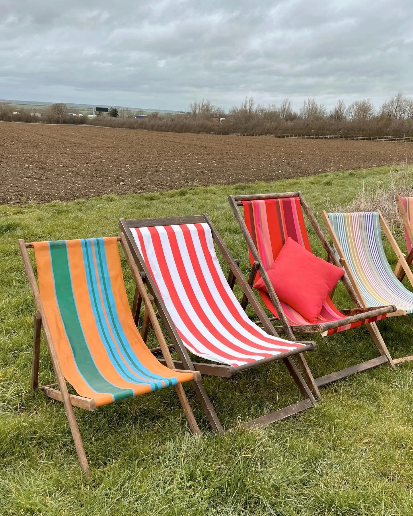 A vintage prop we all know and love&hellip; ⛱️

Funky coloured deck chairs 👏

Perfect for a fun event lounge, a beach themed set or to just bring a big POP of colour to an area. 

We love, do you? 

#prophire #furniturehire #hirefurniture #creativep