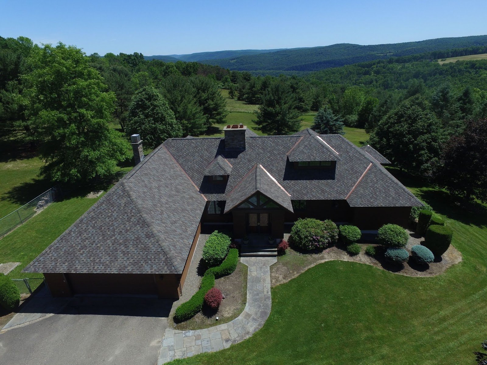 Hale.Roofing.Customer.Image.1.jpeg