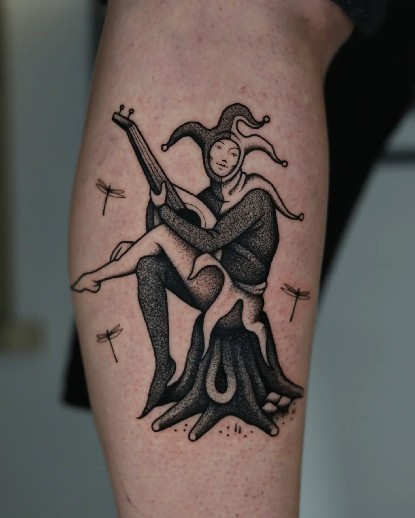 &bull; J E S T E R &bull; 

Custom Jester for Flavia. I had a lot of fun drawing &amp; tattooing this one. Flavia gave me a lot of freedom to make this jester lady in such a fun pose. Would always love to do more like this. Included some photos of th