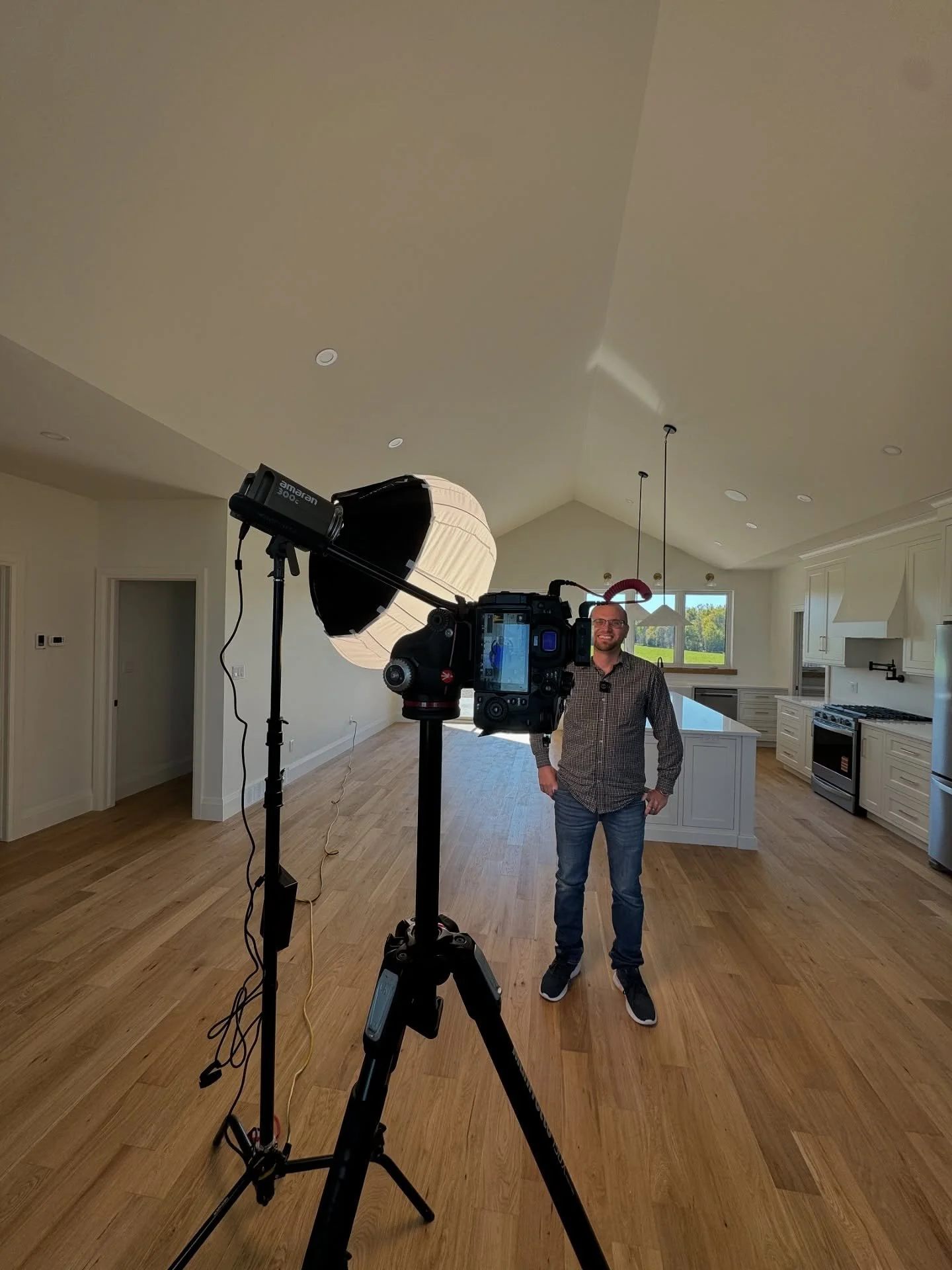 Onsite today doing our monthly content shoot with @huronconstruction 🔨🔩🧱