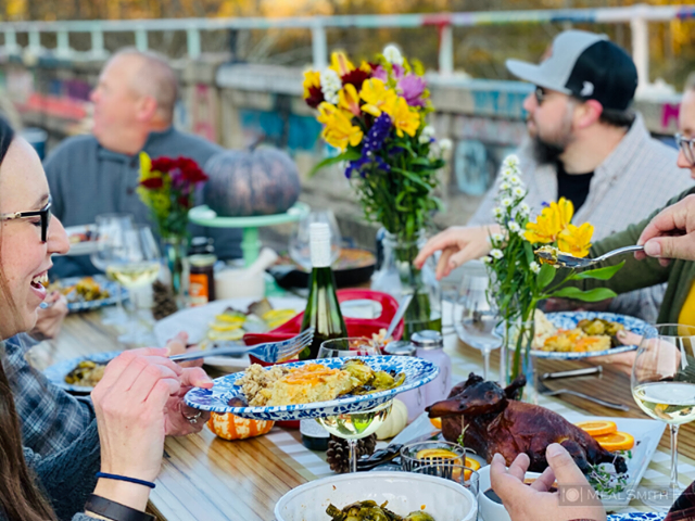 friendsgiving-pittsboro-bridge-34.png