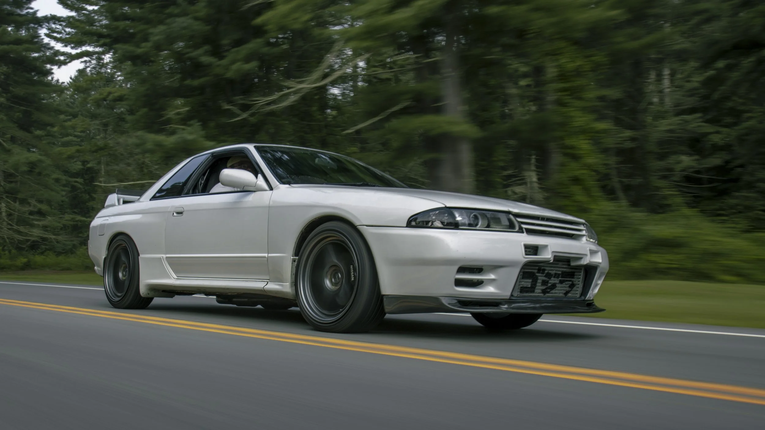1990NissanGTRSkyline_R32_Rollers1.JPG