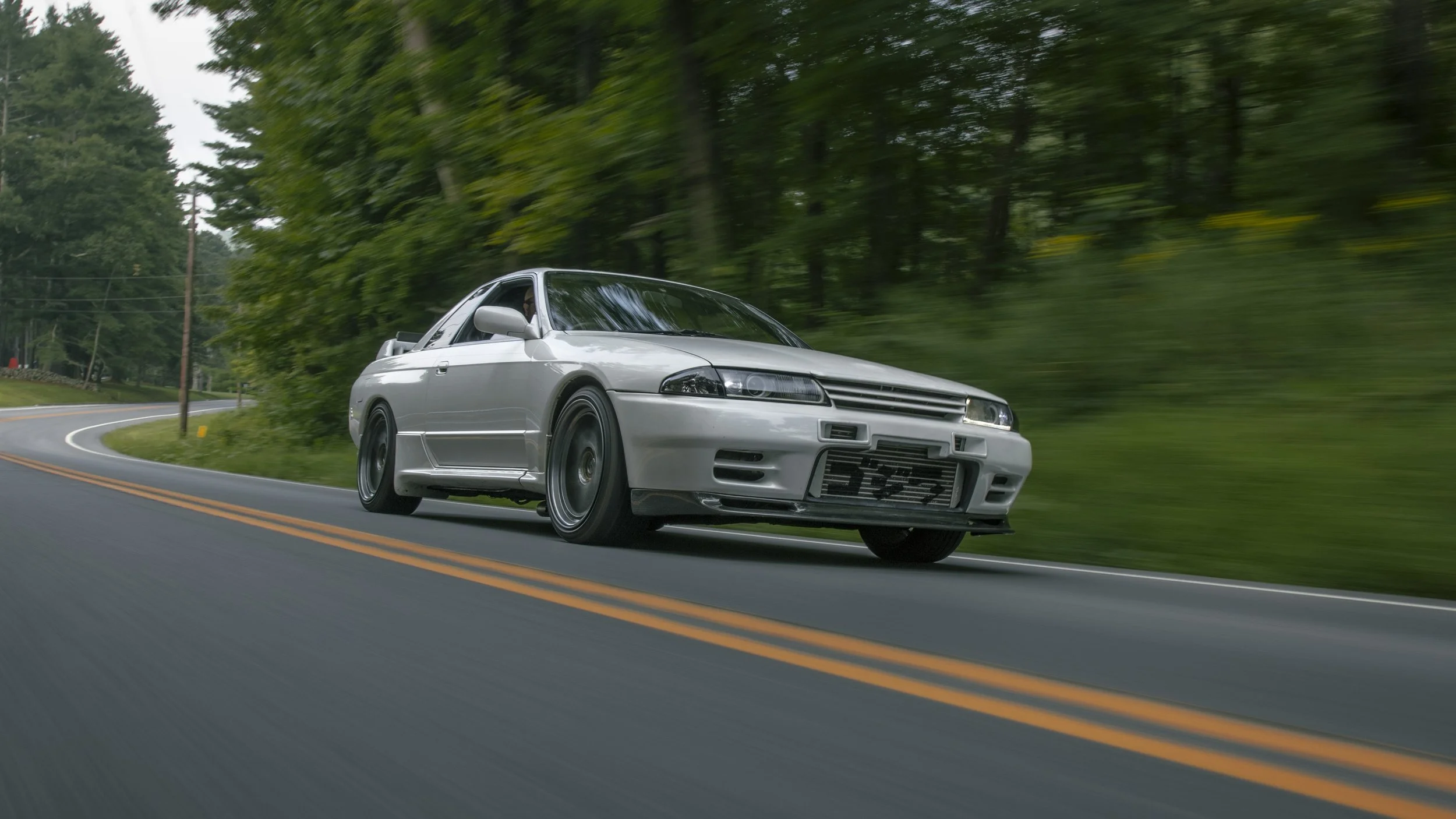 1990NissanGTRSkyline_R32_Rollers2.JPG