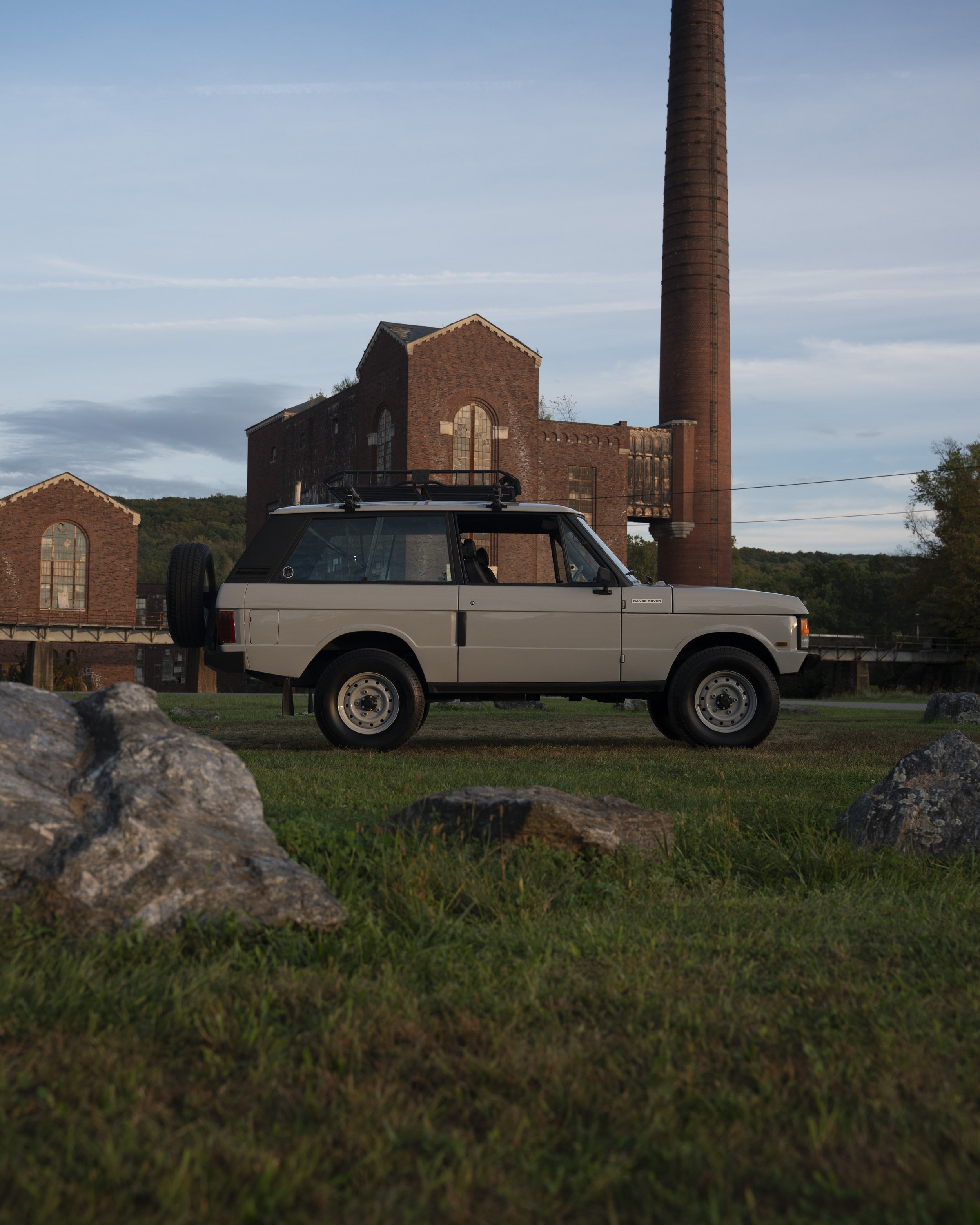 1988LandRoverRangeRoverClassic_Grey_16.JPG