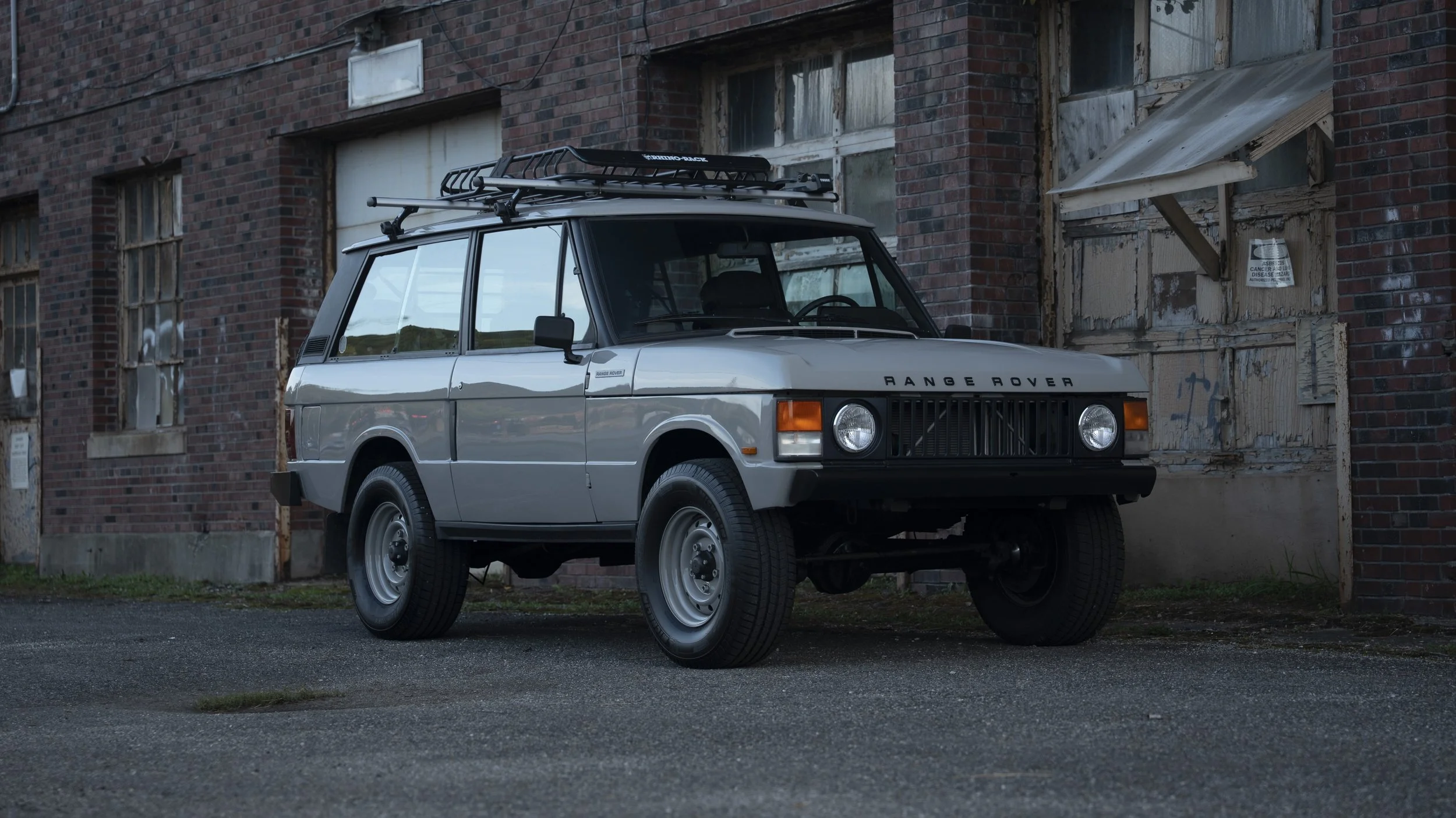 1988LandRoverRangeRoverClassic_Grey_1.JPG