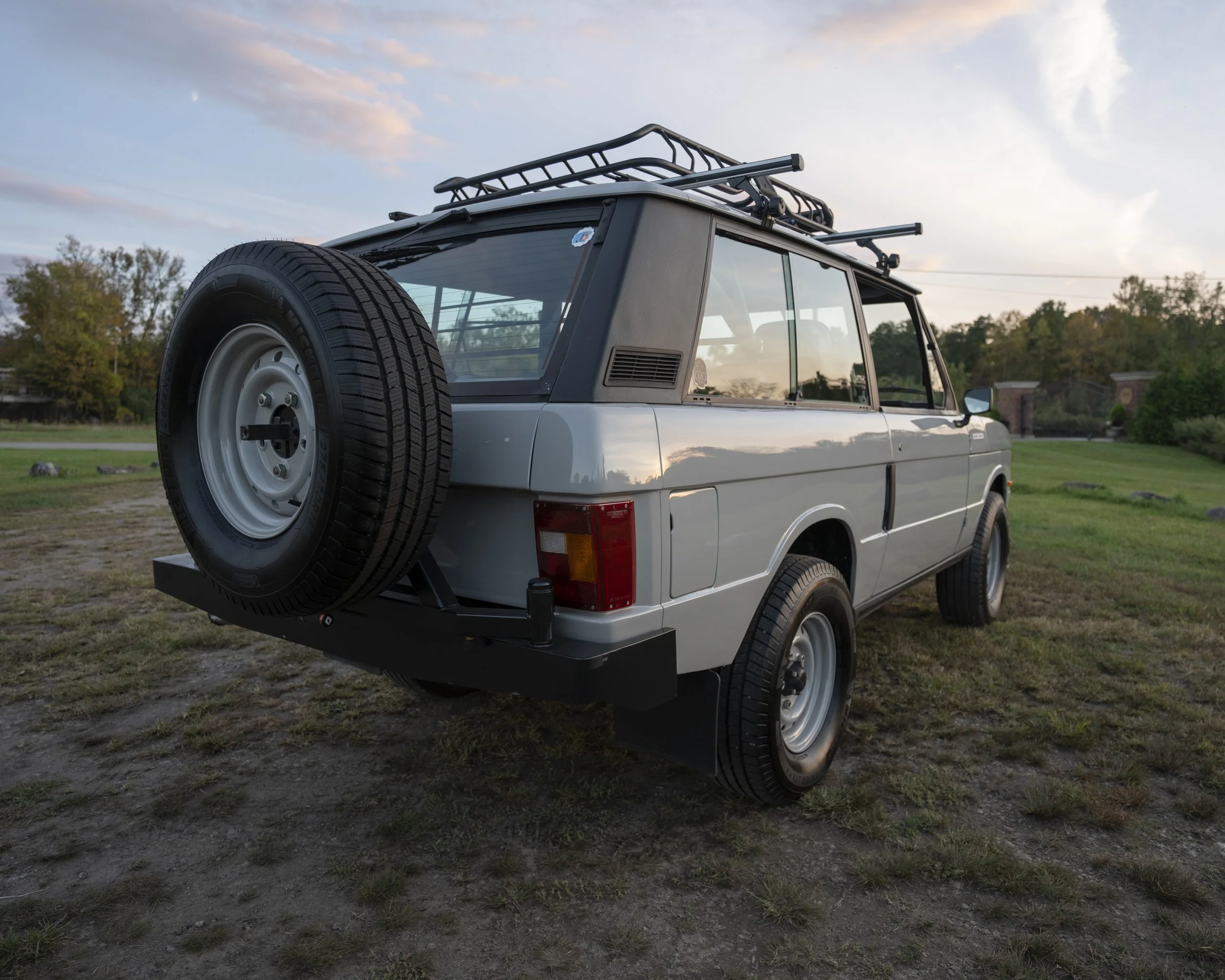 1988LandRoverRangeRoverClassic_Grey_65.JPG