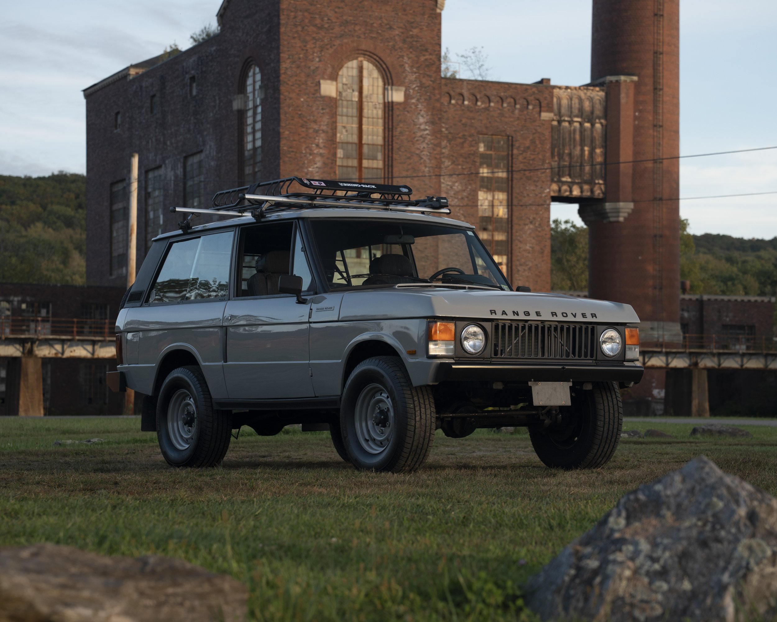 1988LandRoverRangeRoverClassic_Grey_6.JPG