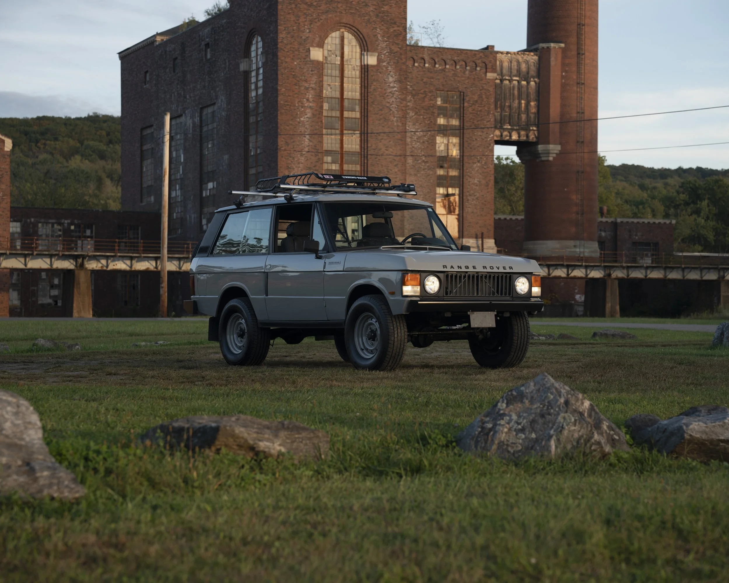 1988LandRoverRangeRoverClassic_Grey_9.JPG