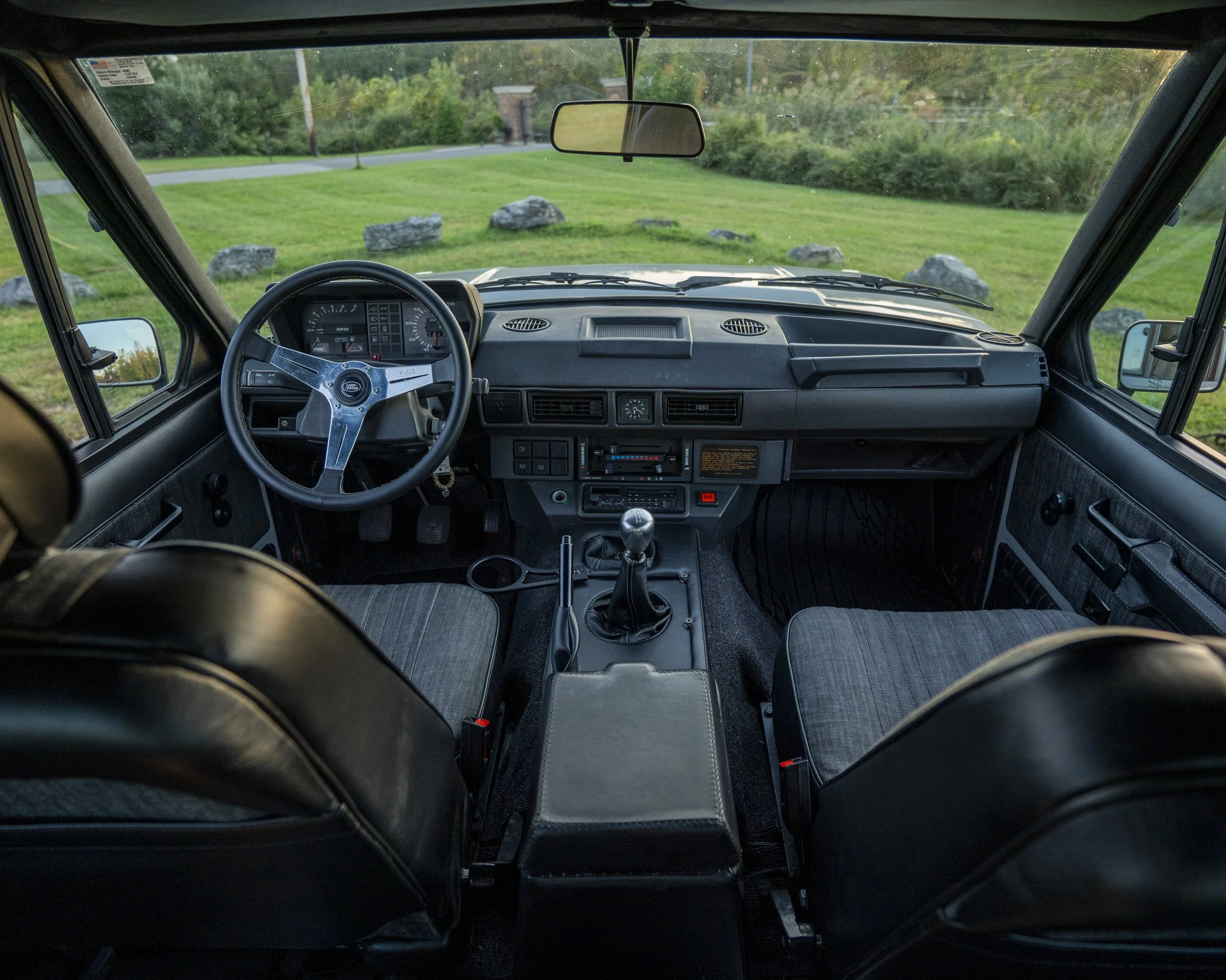 1988LandRoverRangeRoverClassic_Grey_39.JPG