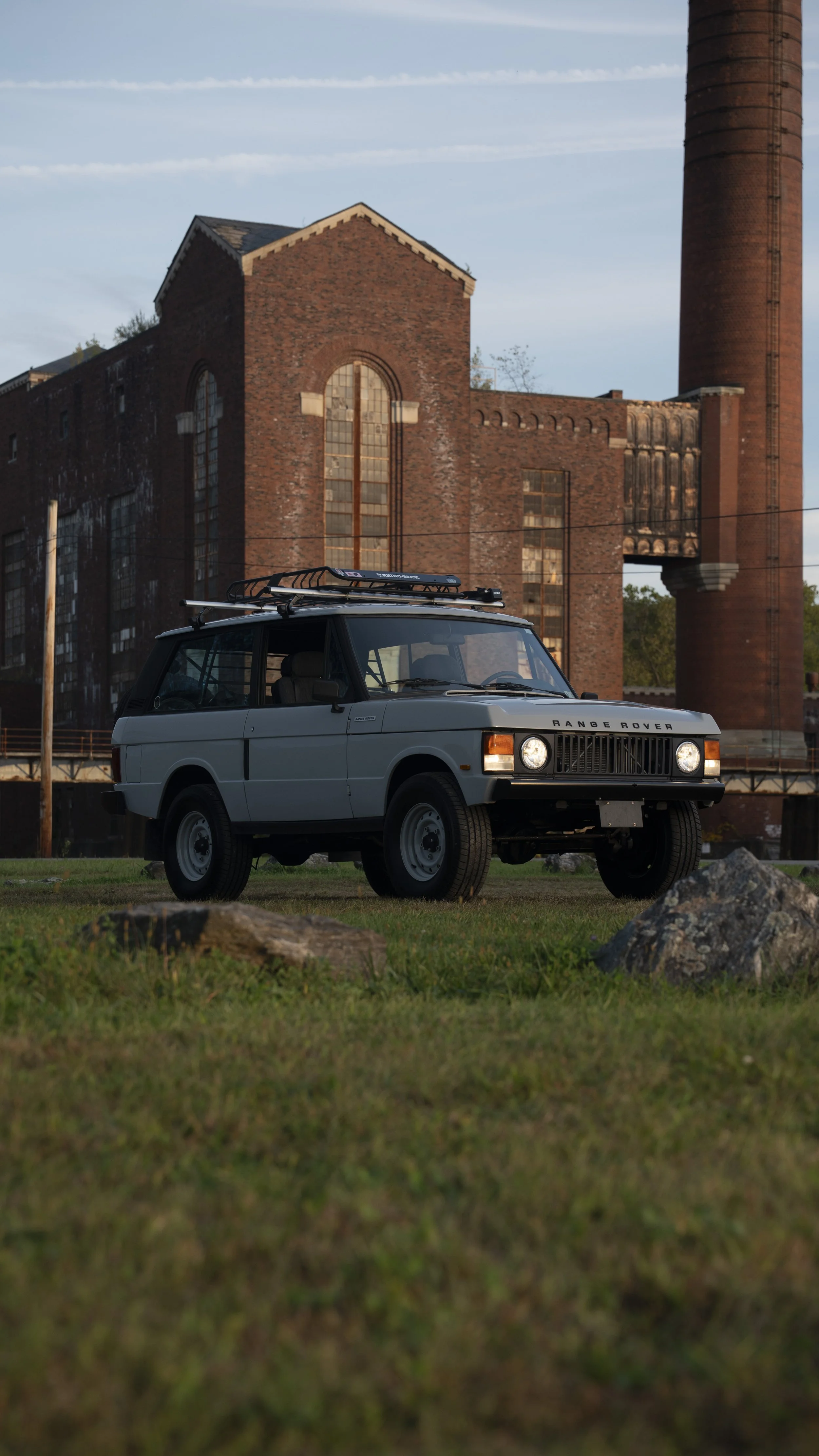 1988LandRoverRangeRoverClassic_Grey_8.JPG