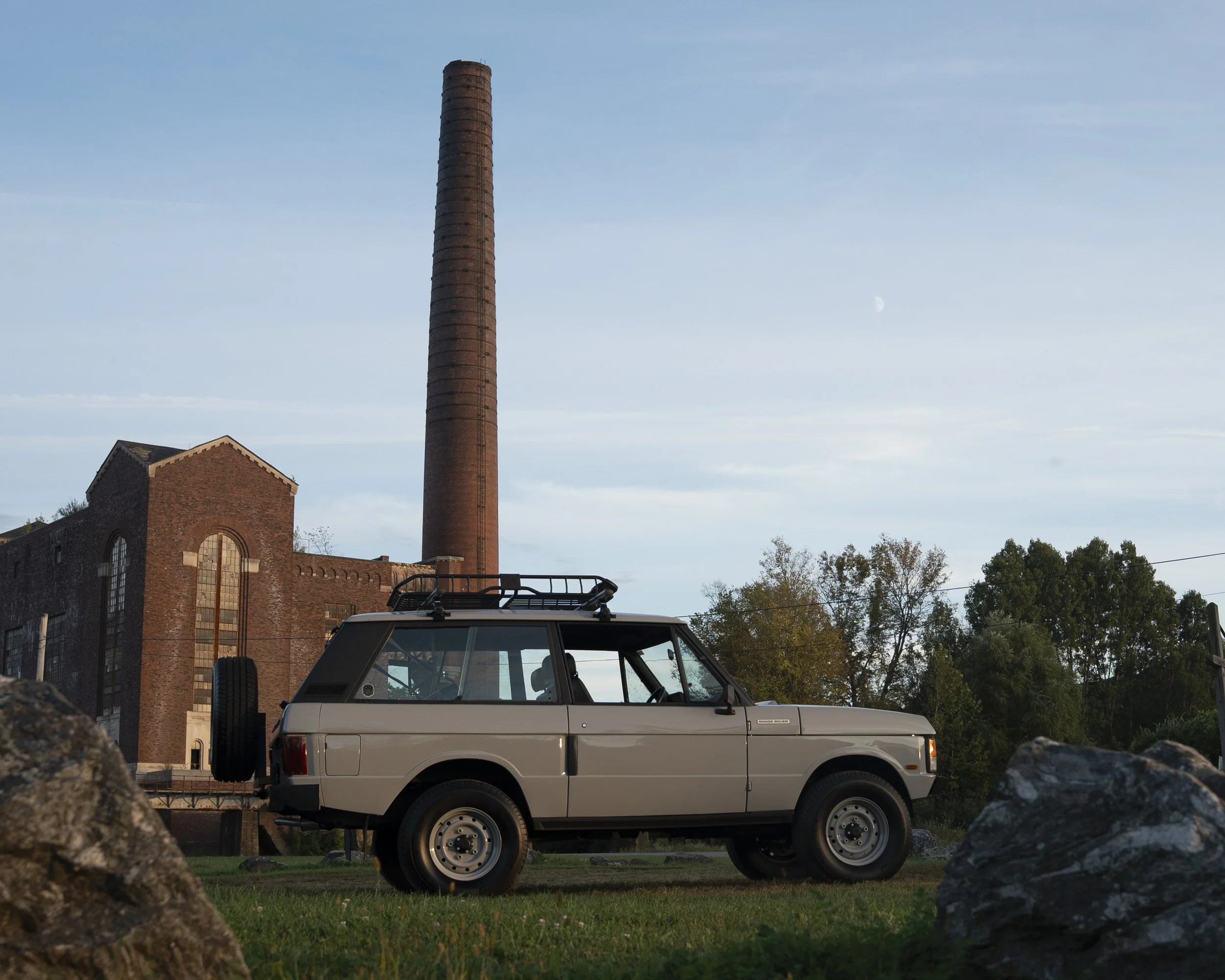 1988LandRoverRangeRoverClassic_Grey_17.JPG