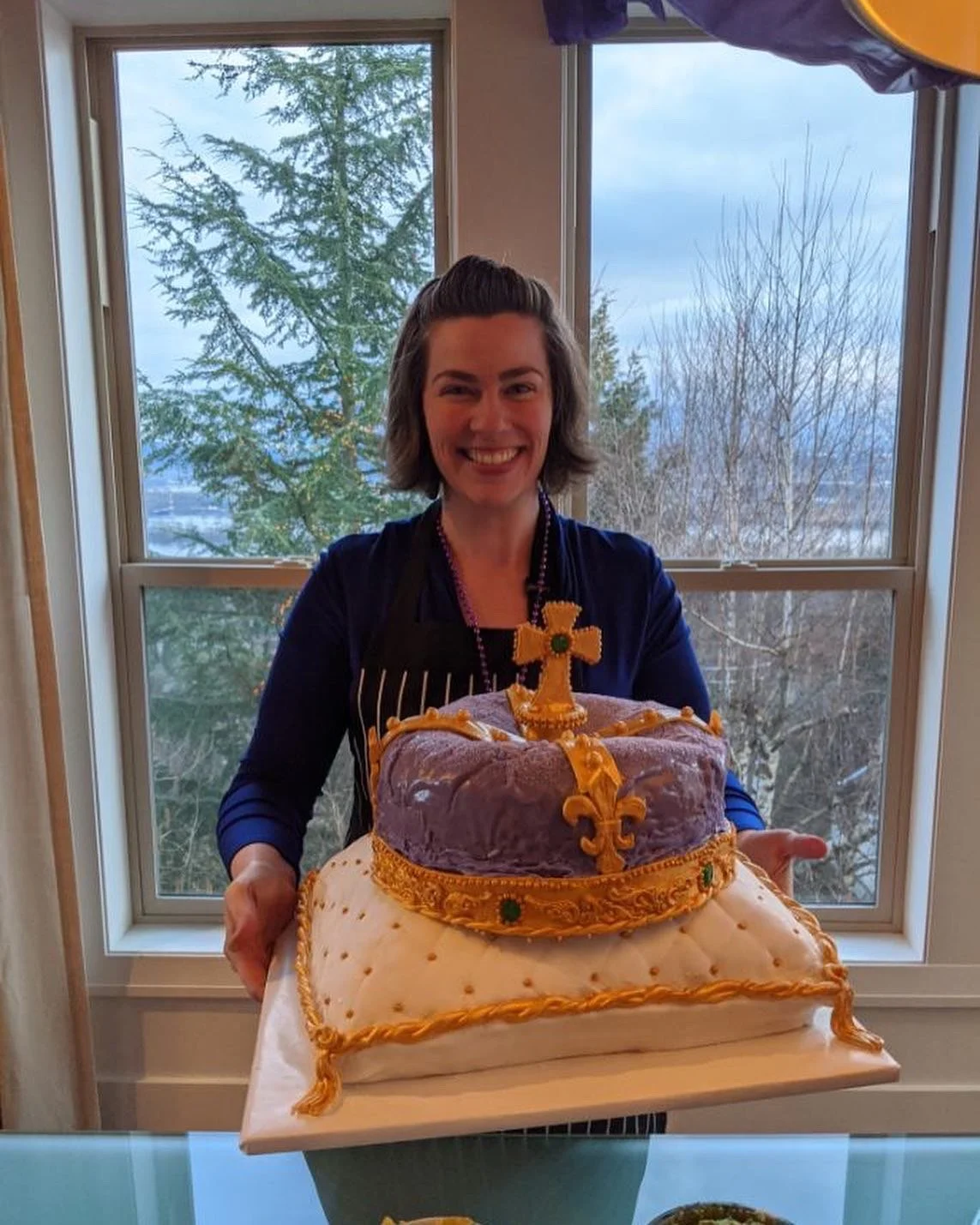 mardi gras king cake - lizz.JPG