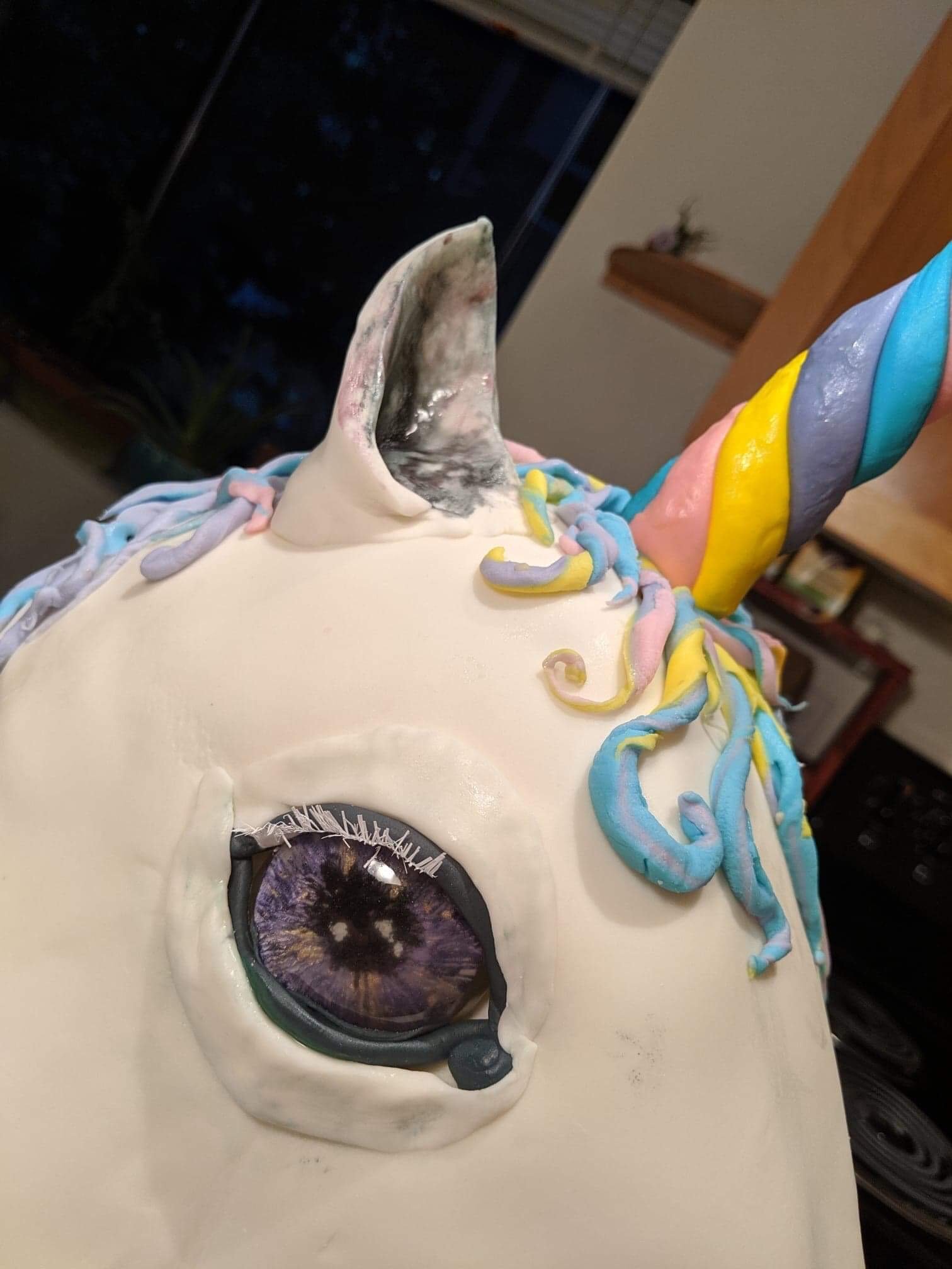 unicorn cake - eye 2.JPG