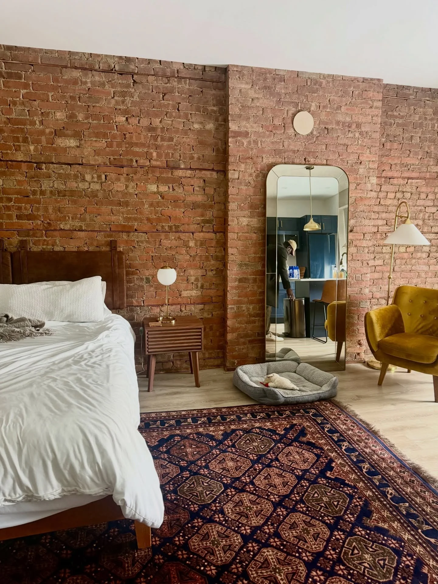 How we kept wellness simple on a quick V-Day trip❤️✨

Booked an Airbnb over a hotel so we could cook a few simple meals

Coffee walks and nature walks for easy movement between plans: @anna_et_pierre 
Vegan-friendly caf&eacute;s and restaurants for f