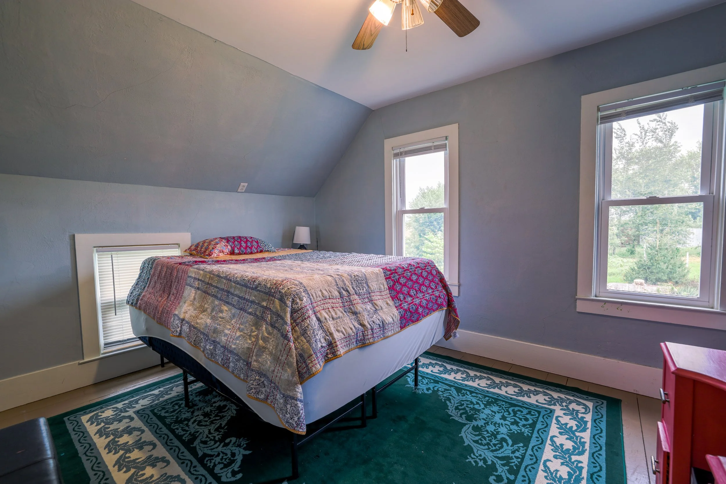 Upper Level Bed 2.jpg