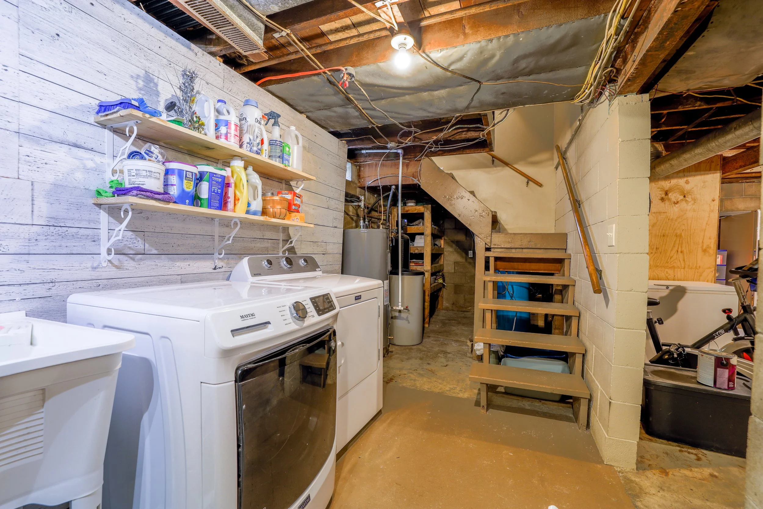 Sink next to Washer and Dryer Hookup.jpg