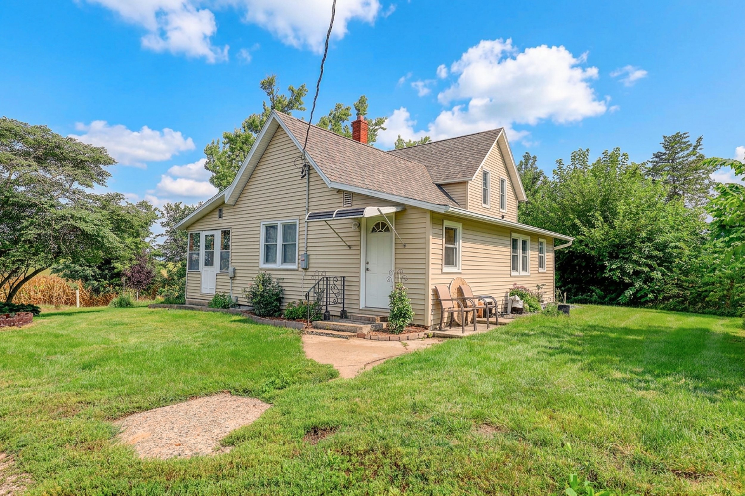 1685 160th Street Home.jpg