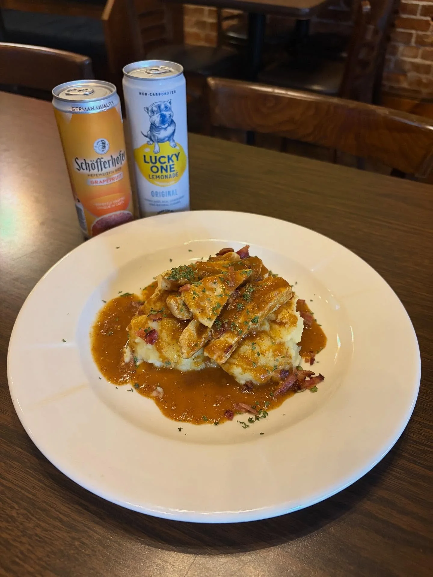 🔥 Daily Special 🔥
Curry Chicken over Mash 

Live footy this afternoon 
Wolves v Everton 2:45pm
Lincoln City v Chelsea 2:45pm
Liverpool v Southampton 3:00pm
Levante v Real Madrid 3:30pm

Followed by Trivia with @triviaric at 7:30pm!

#currychicken #