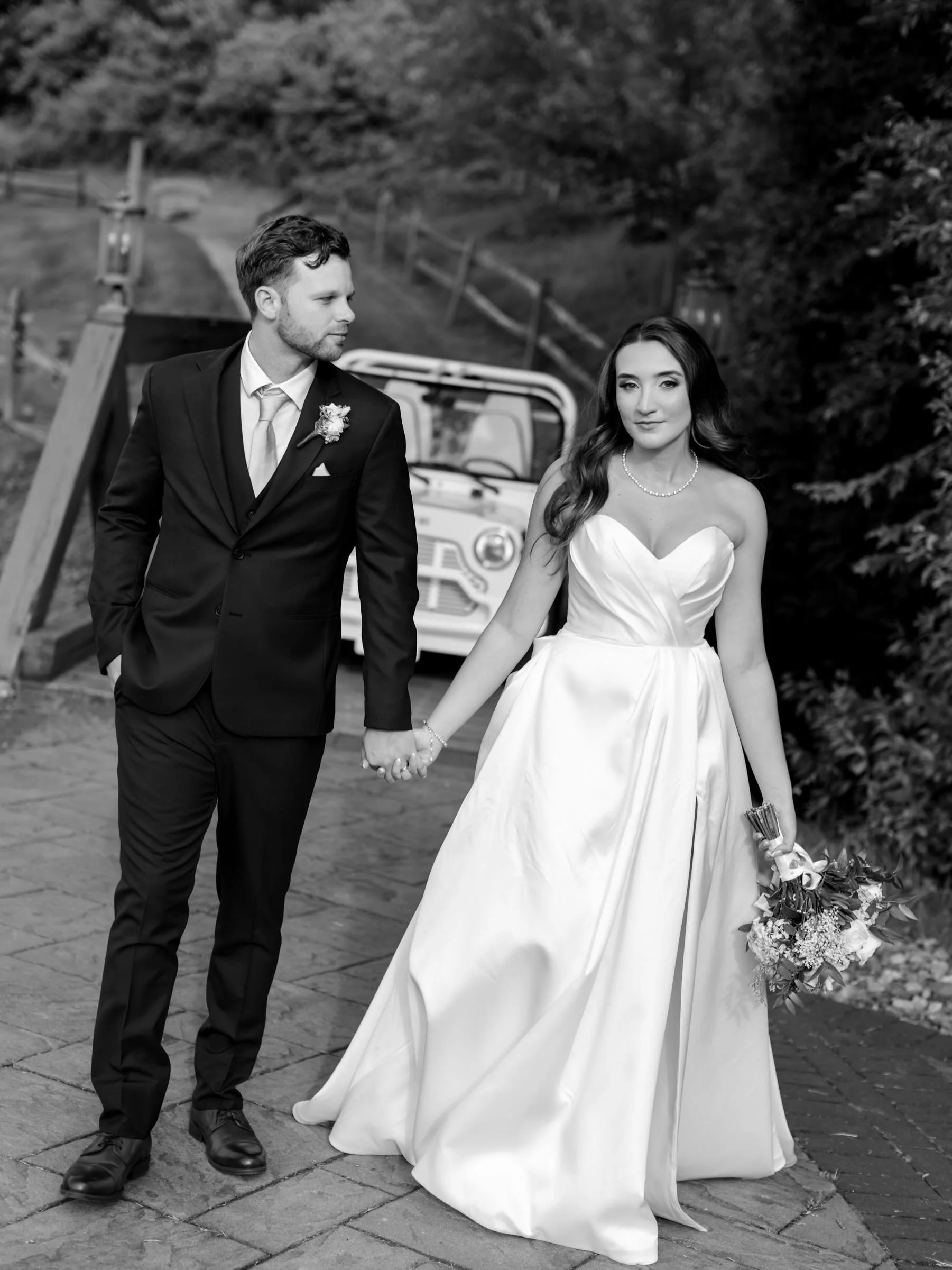 love stories don&rsquo;t need color to be seen🖤