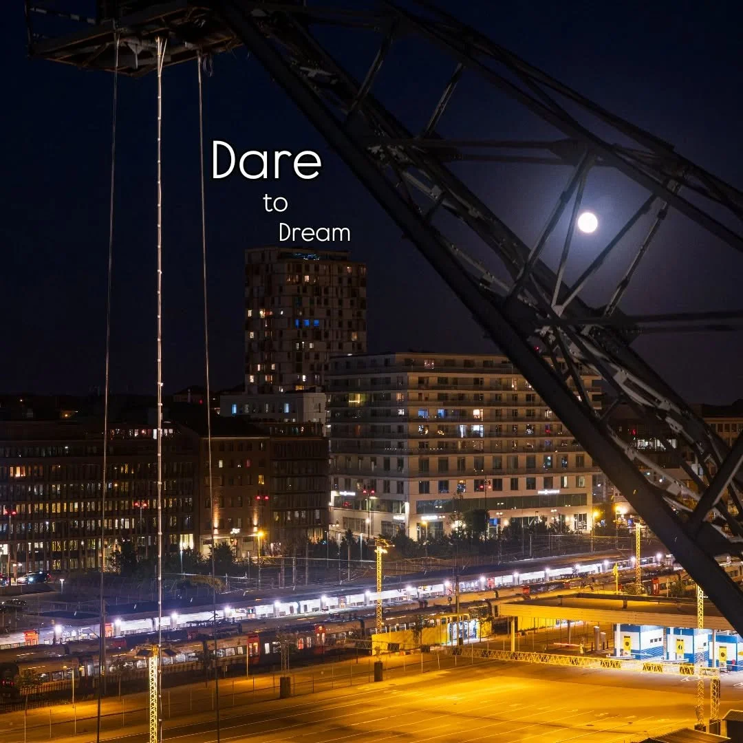 Dare to dream, uncompromisingly. 

And drink some Julmust. 
Can you spot the Julmust bottle in this photo? 

#julmust @apotekarnesjulmust