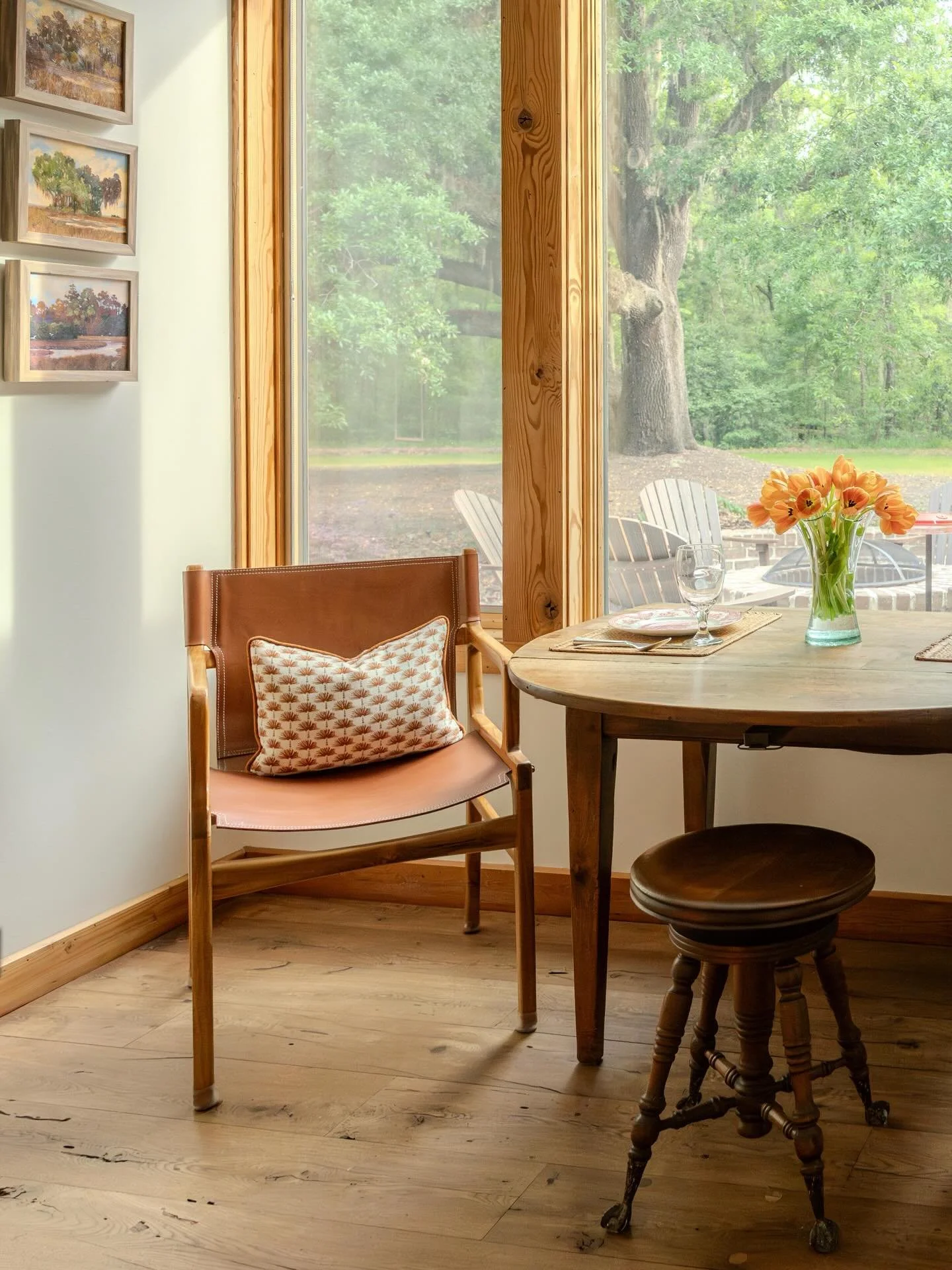 Take a seat. This light filled breakfast table is everything.