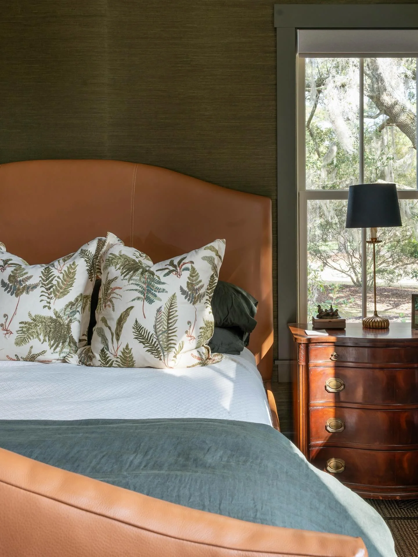 Turning a new leaf. The design for this bedroom started with this stunning @schumacher1889 linen and the @thibaut_1886 grasscloth was the final touch.